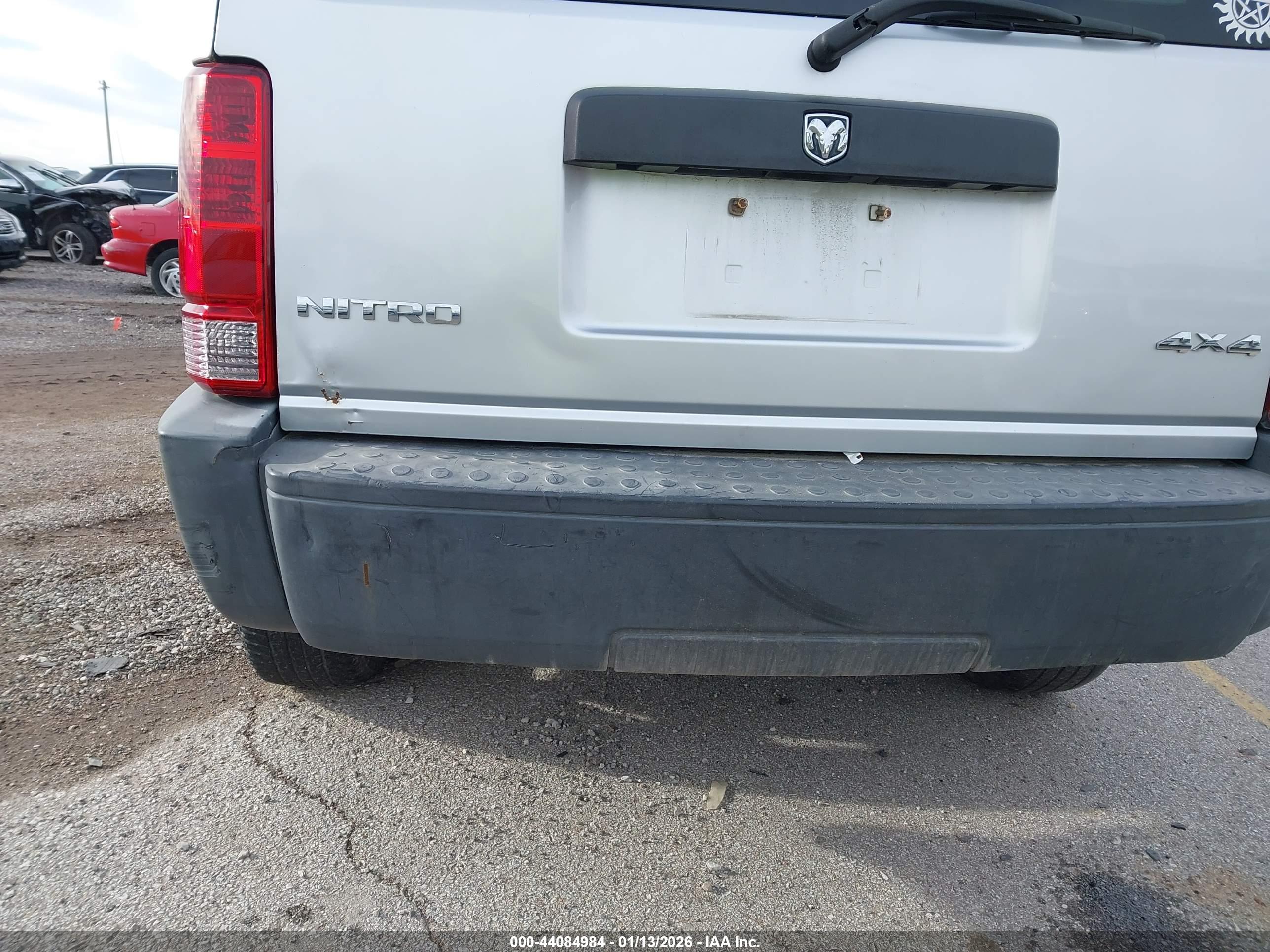 DODGE NITRO image 6