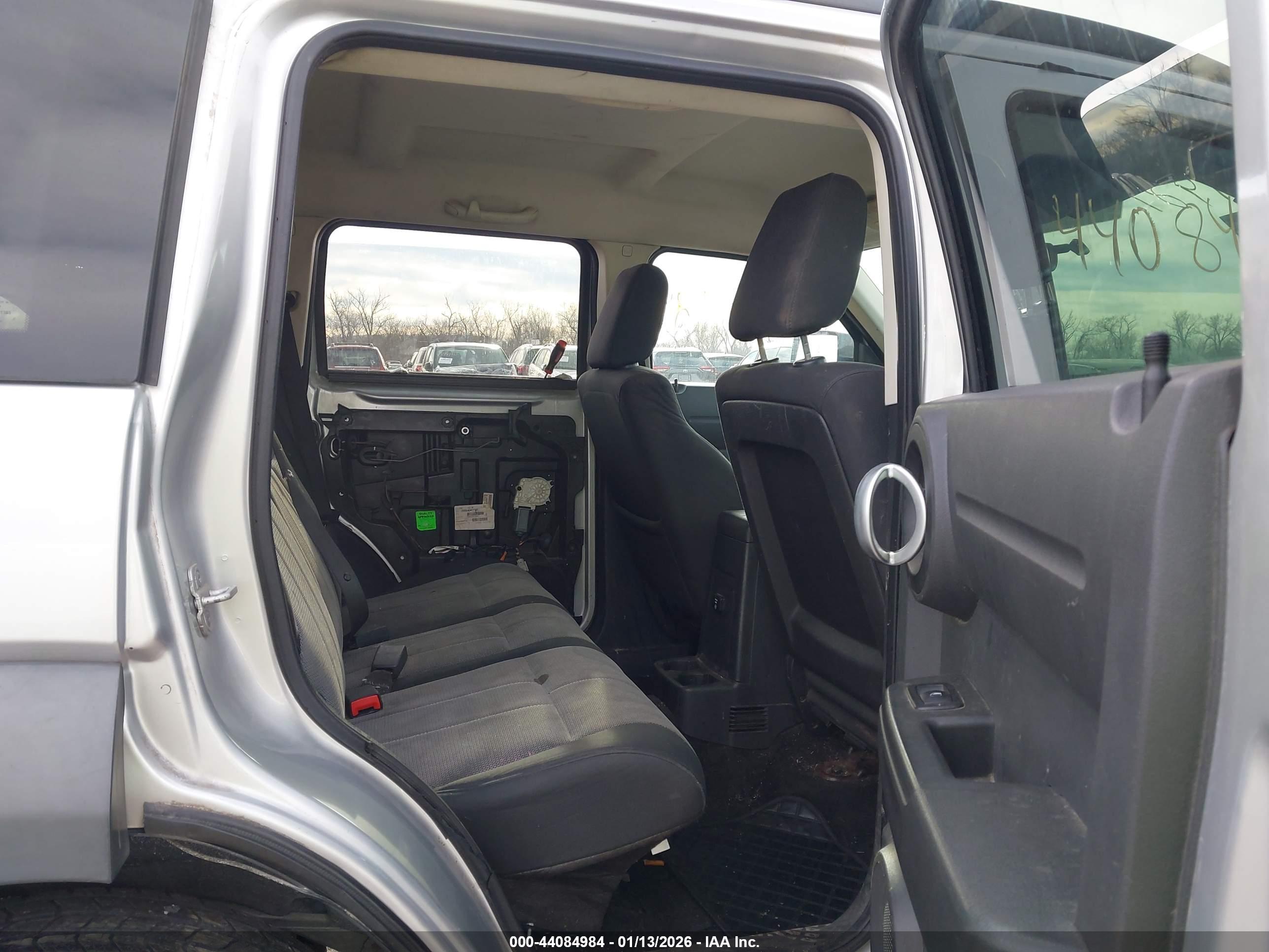 DODGE NITRO image 8