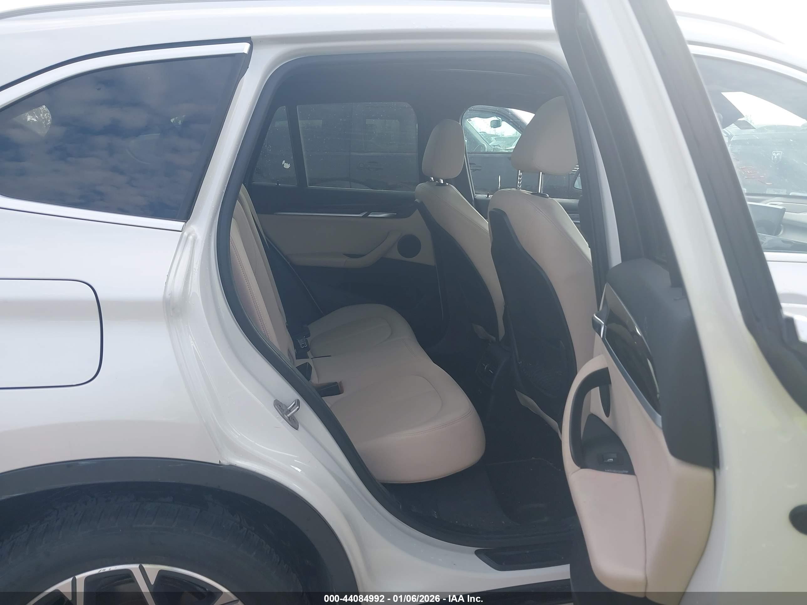 BMW X1 image 8