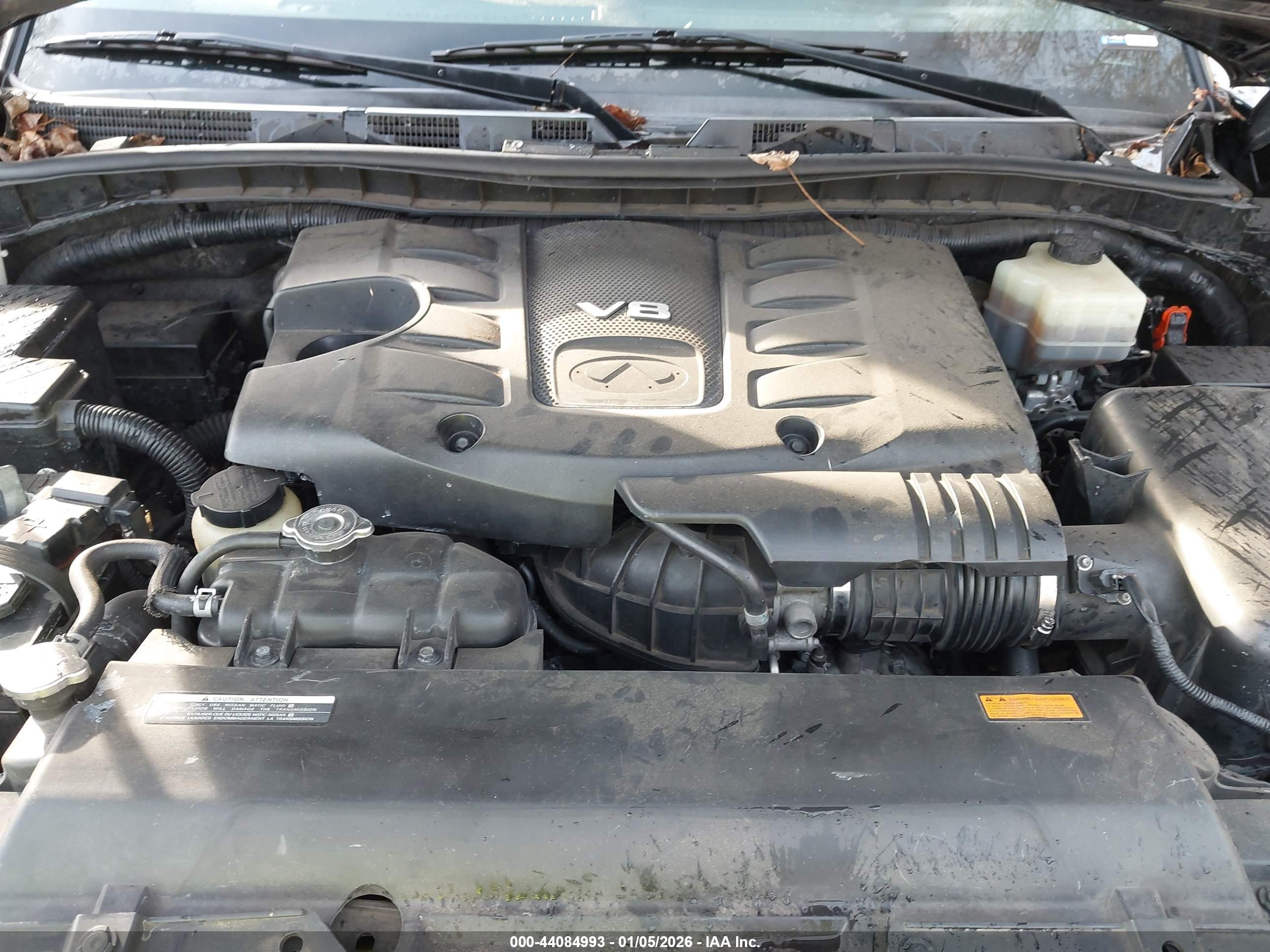 INFINITI QX56 image 10