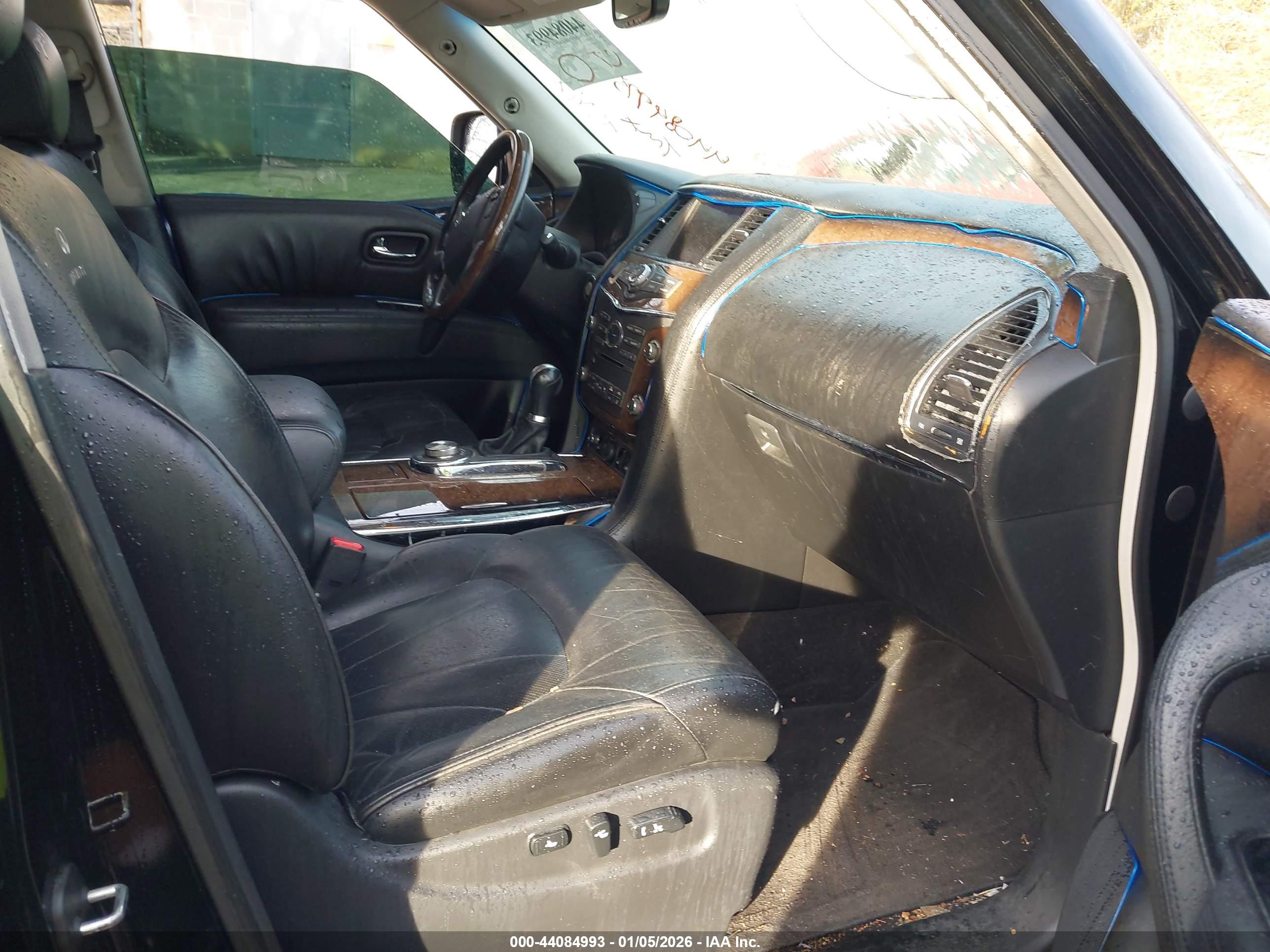 INFINITI QX56 image 5