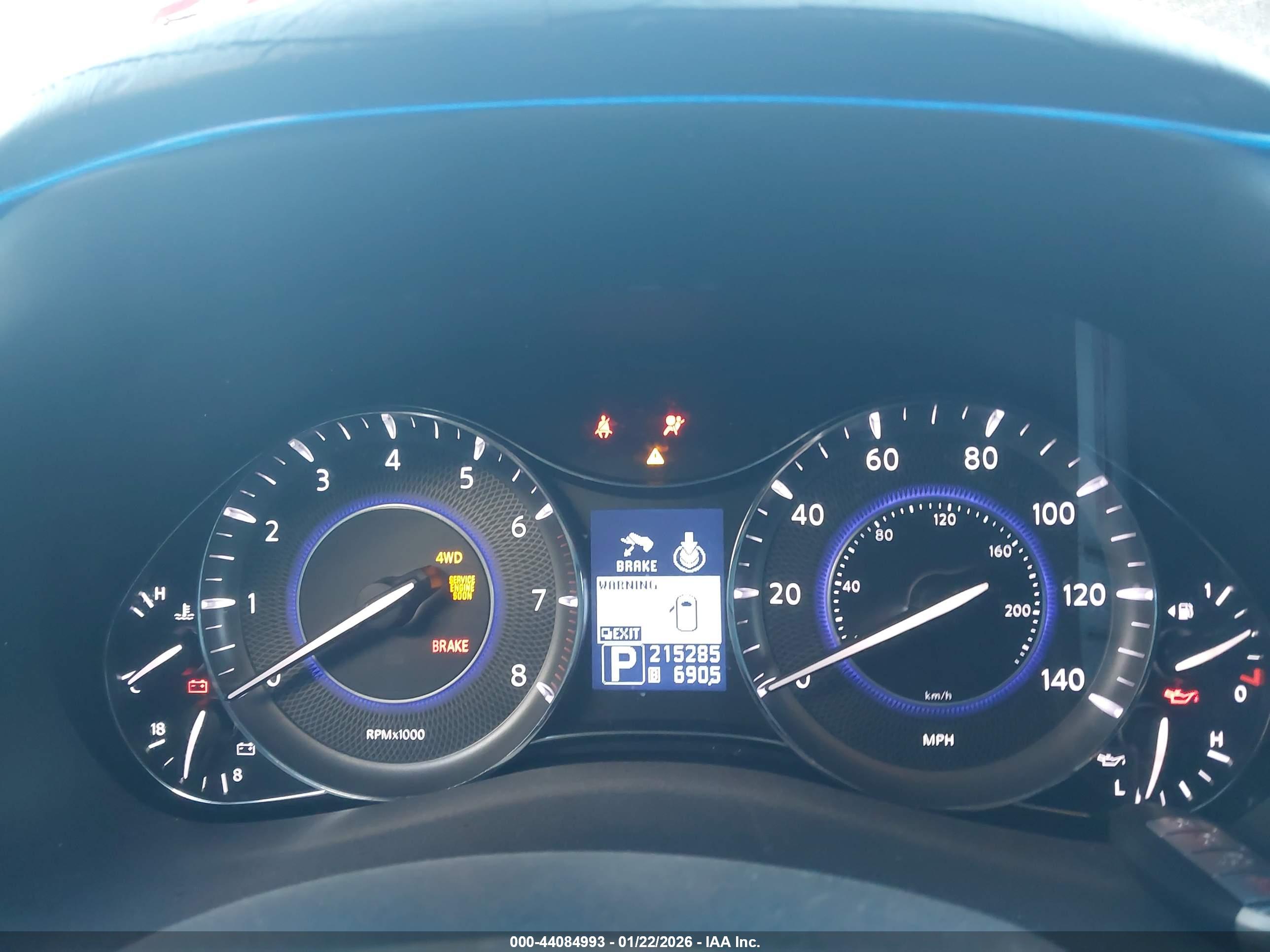 INFINITI QX56 image 7