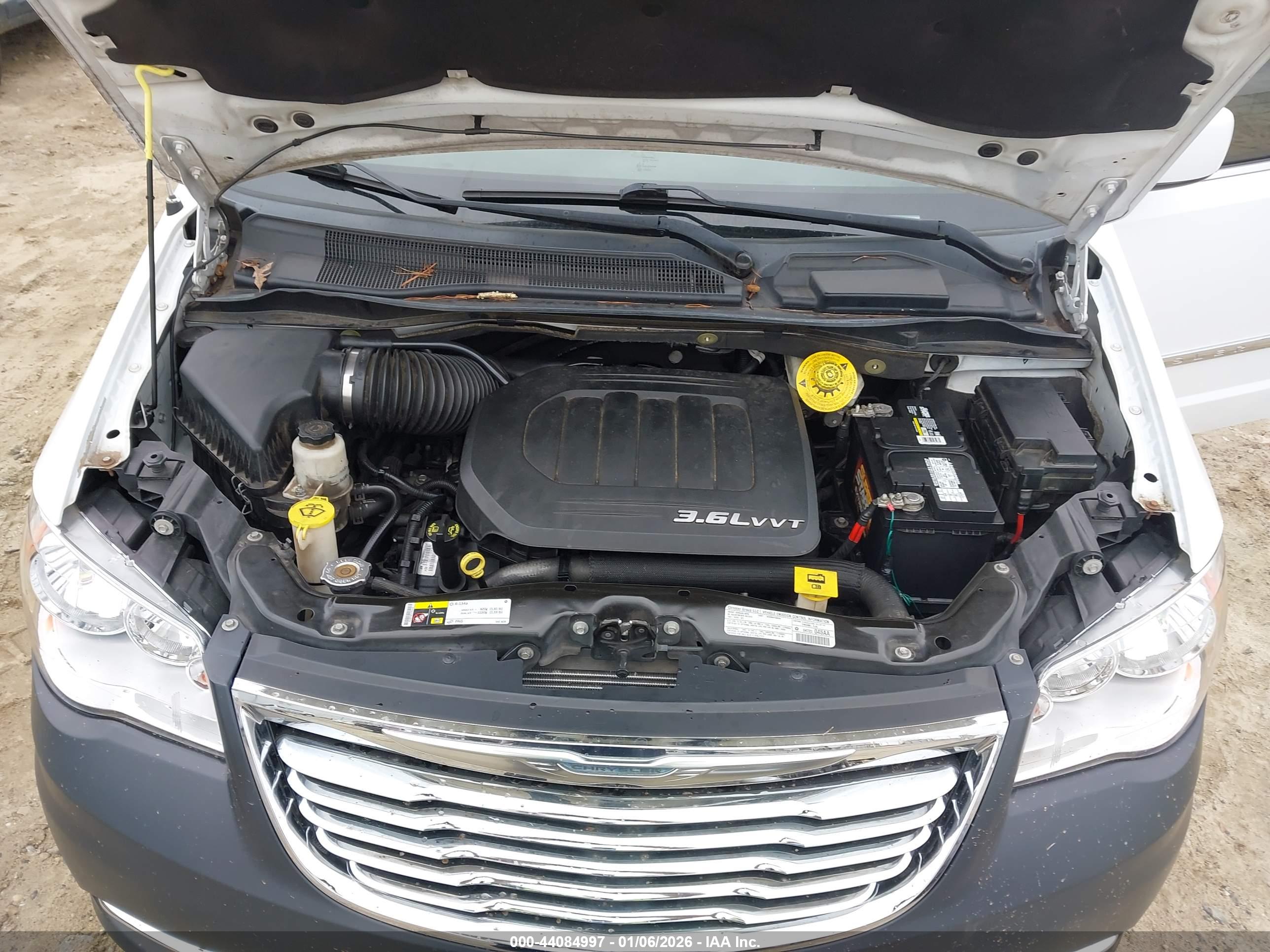CHRYSLER TOWN image 10