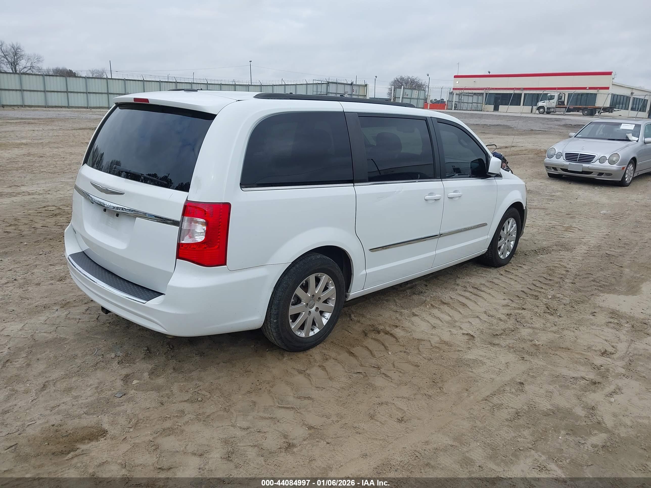 CHRYSLER TOWN image 4