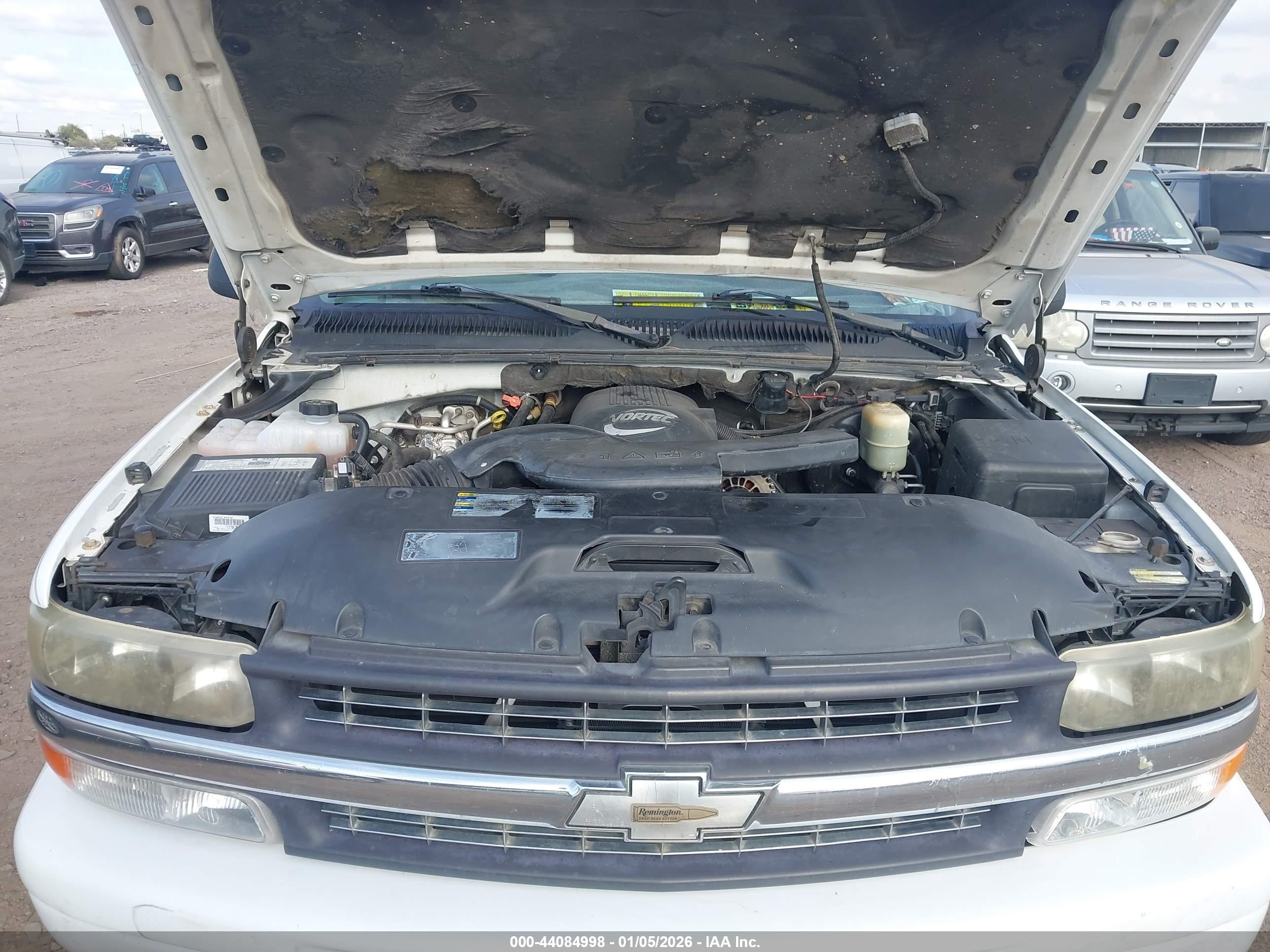 CHEVROLET TAHOE image 10