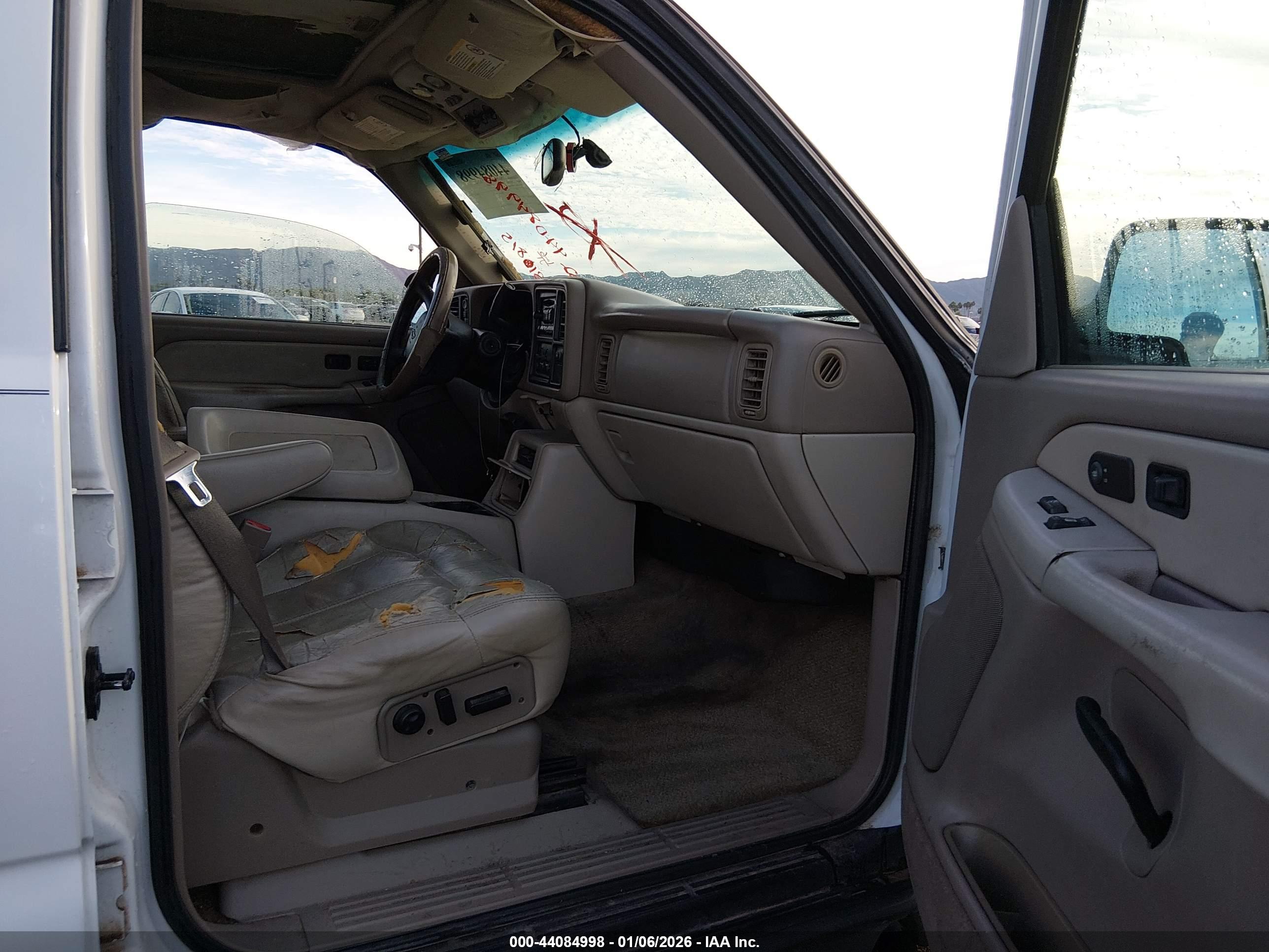 CHEVROLET TAHOE image 5