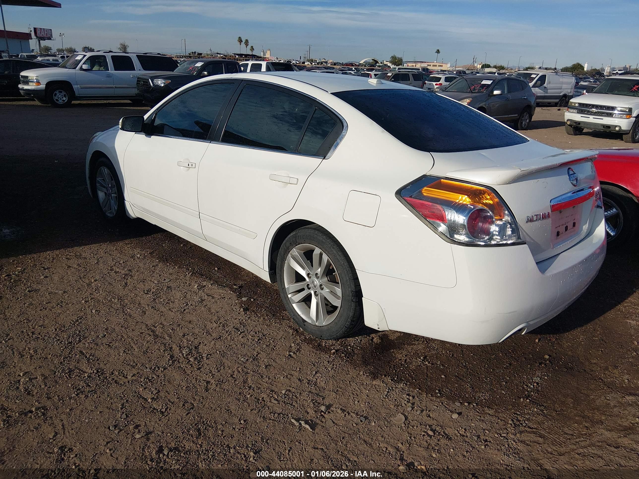 NISSAN ALTIMA image 3
