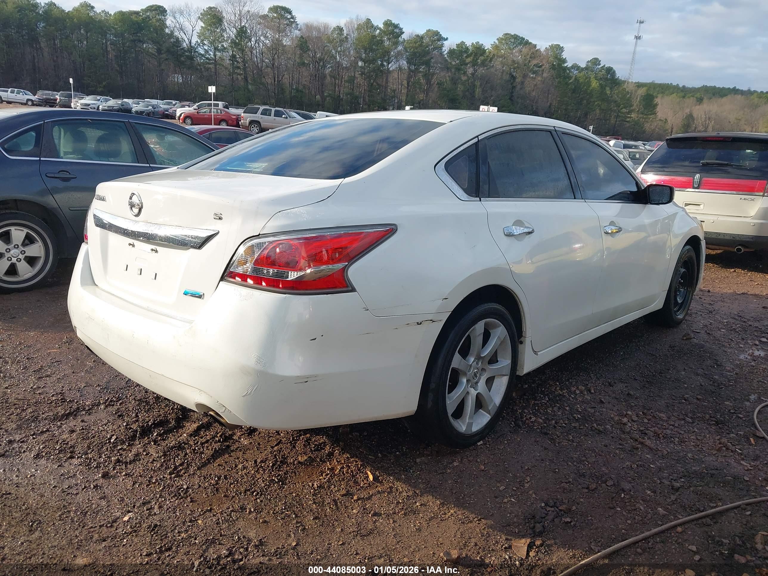 NISSAN ALTIMA image 4