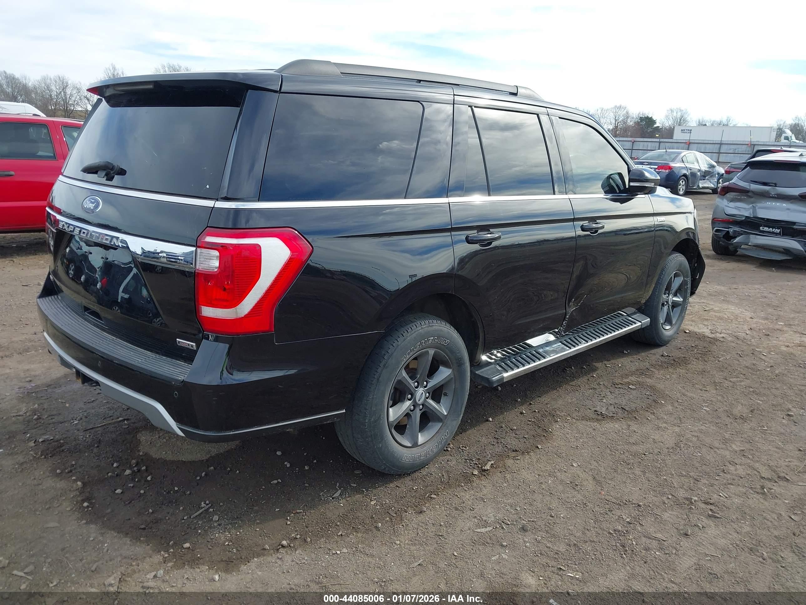 FORD EXPEDITION image 4