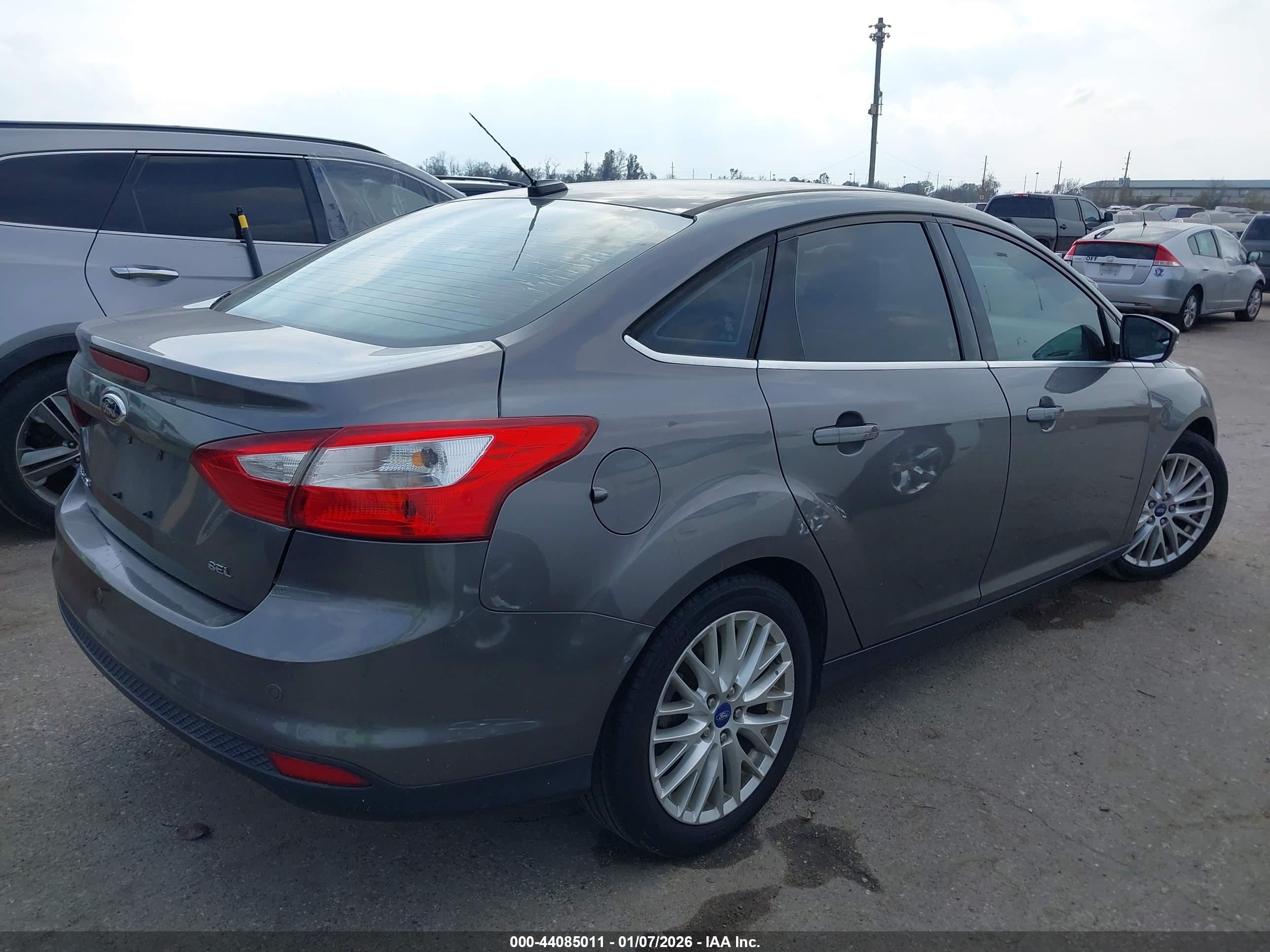 FORD FOCUS image 4