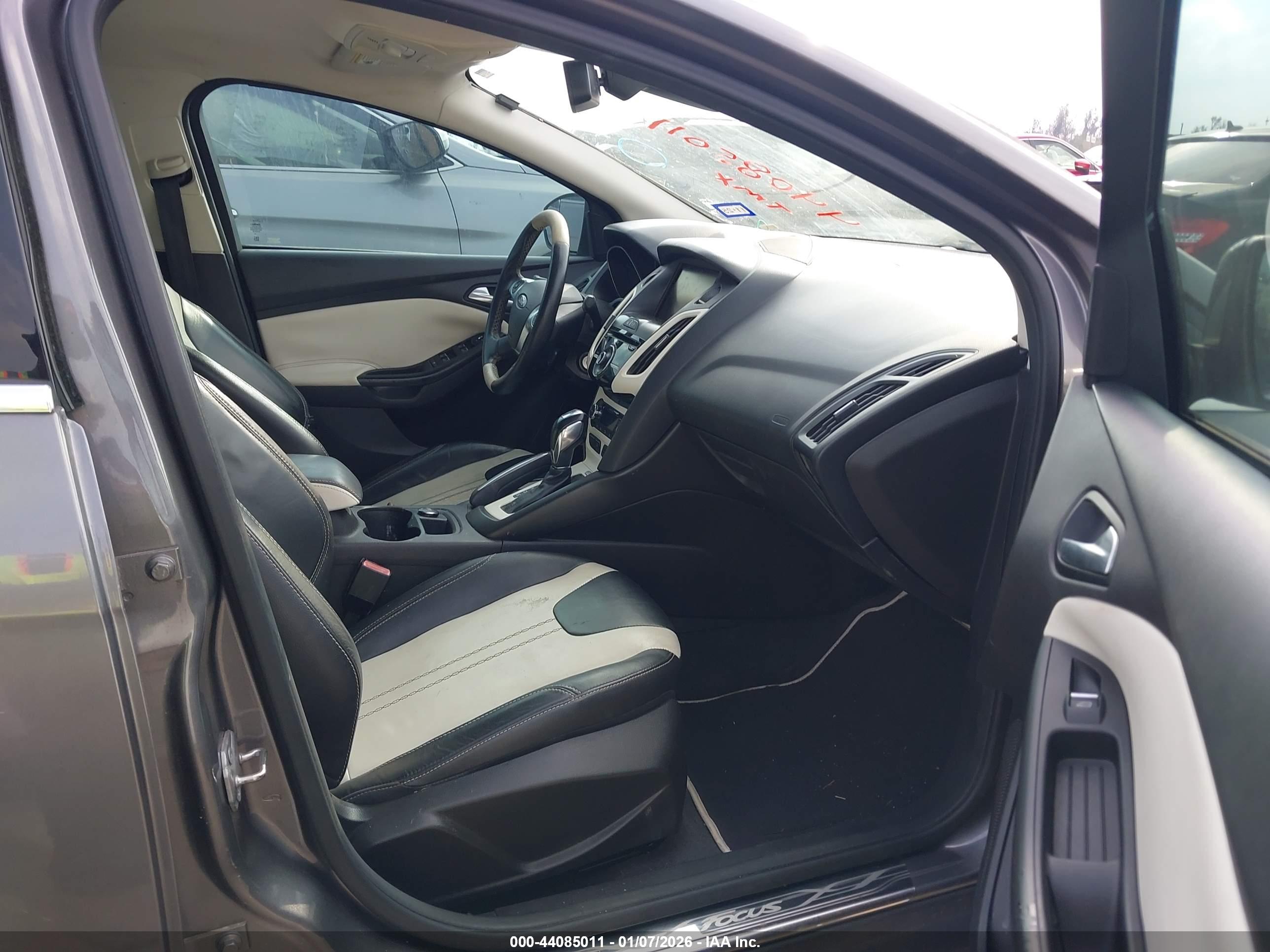 FORD FOCUS image 5