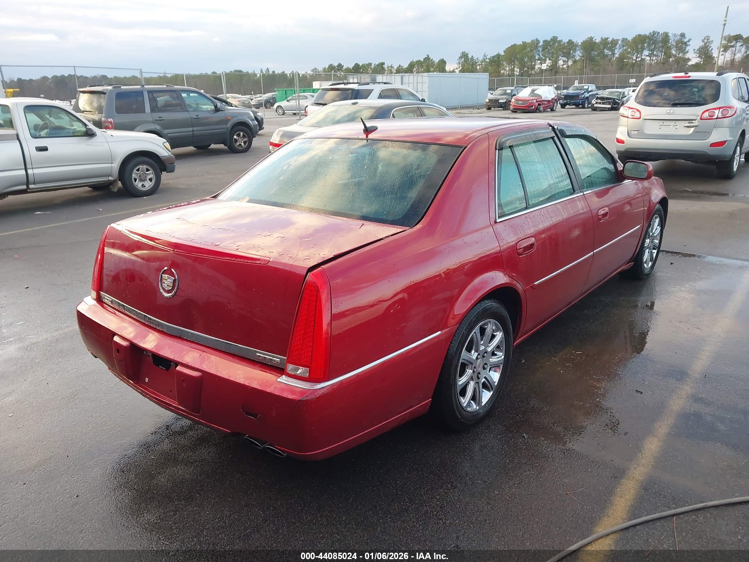 CADILLAC DTS image 4