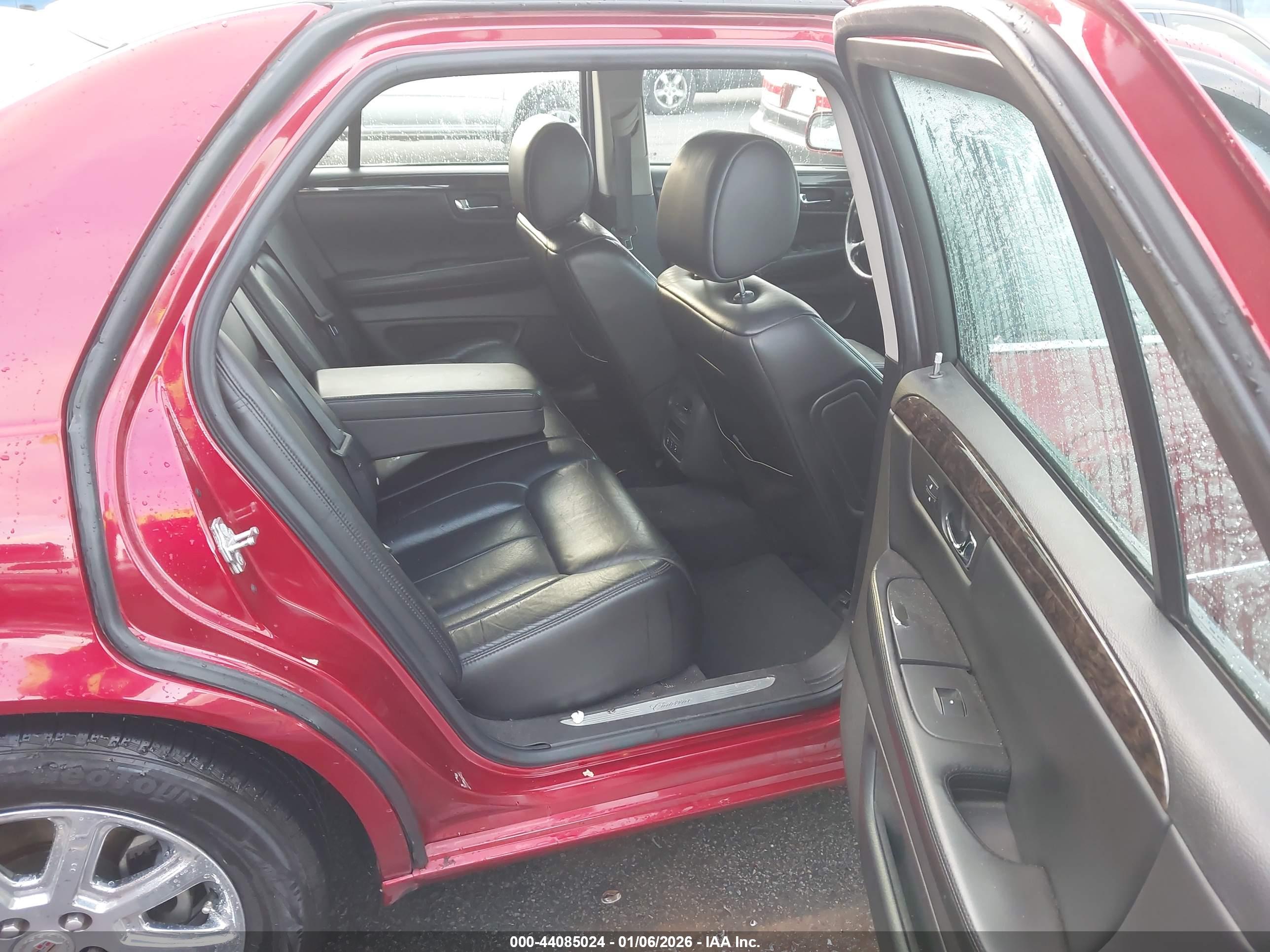 CADILLAC DTS image 8