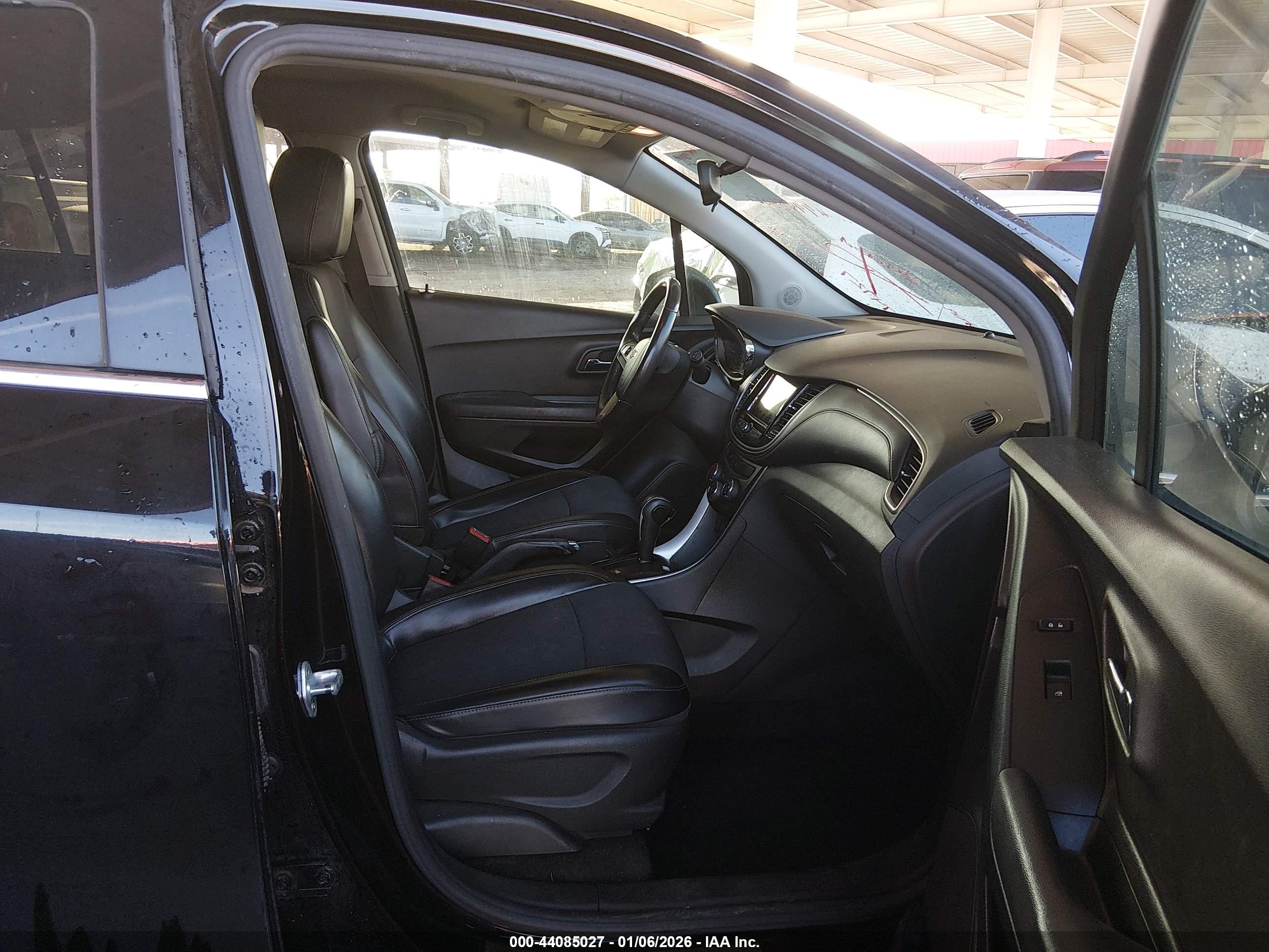 CHEVROLET TRAX image 5
