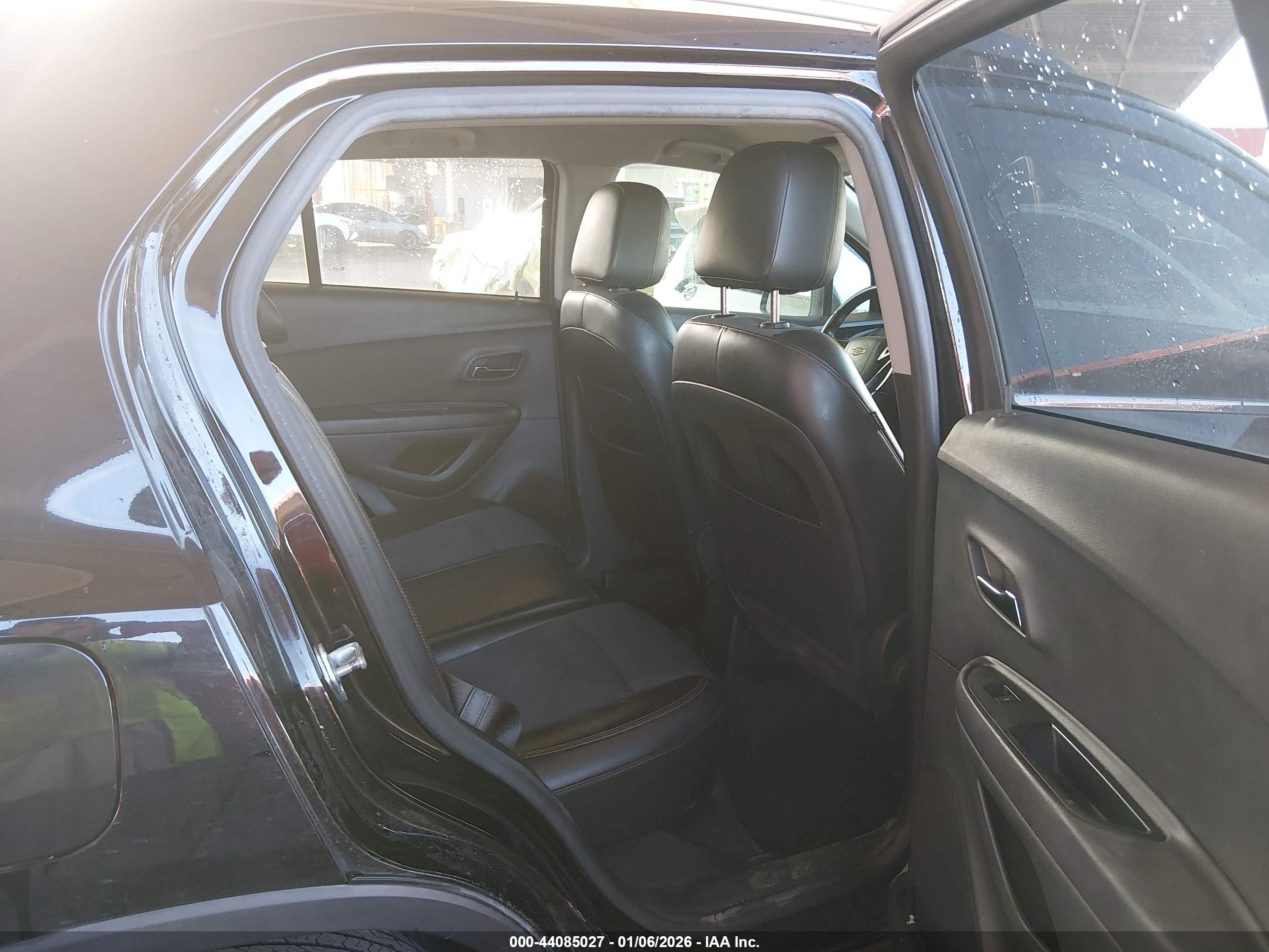 CHEVROLET TRAX image 8