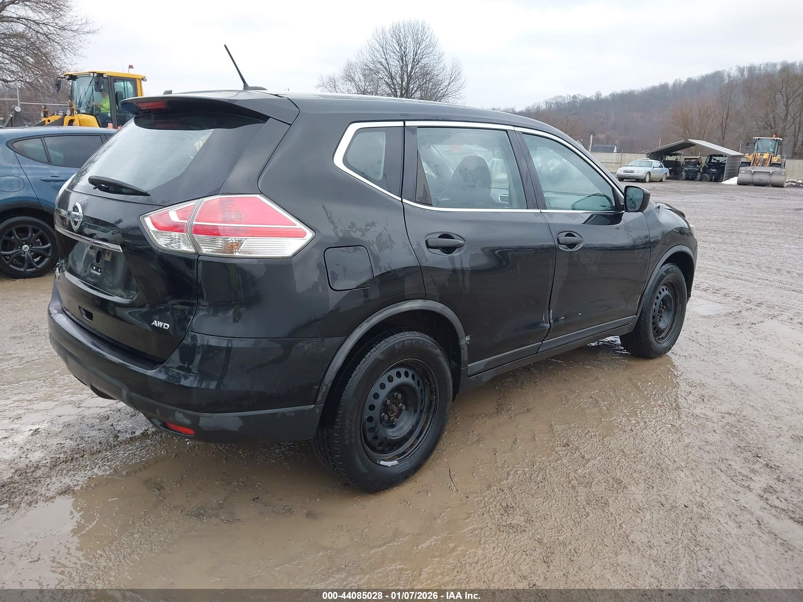 NISSAN ROGUE image 4