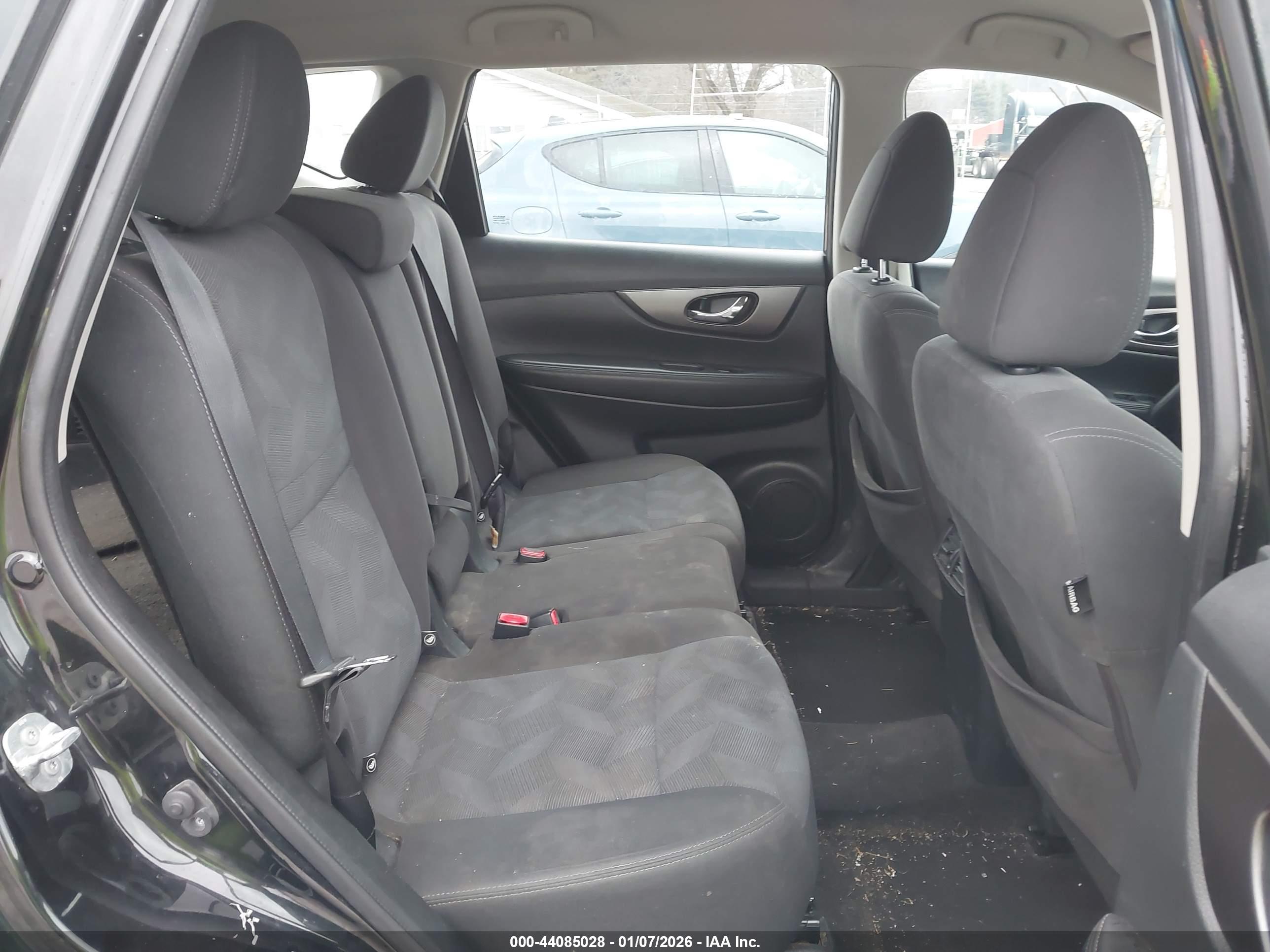 NISSAN ROGUE image 8