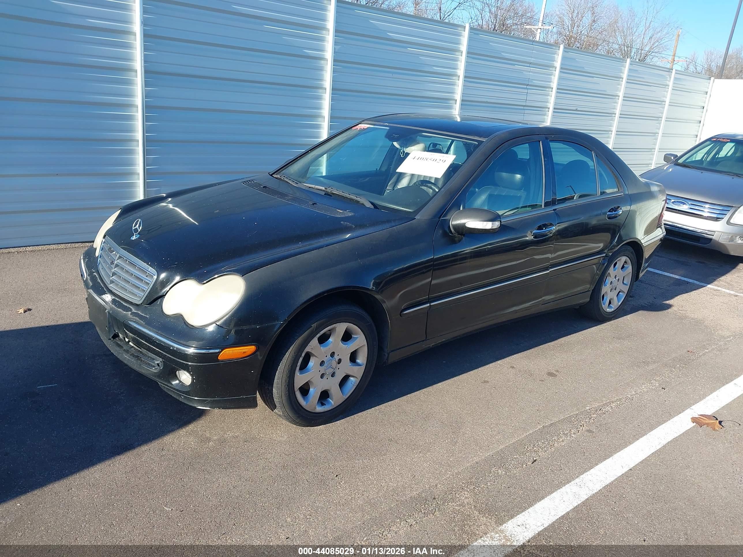 MERCEDES-BENZ C image 2