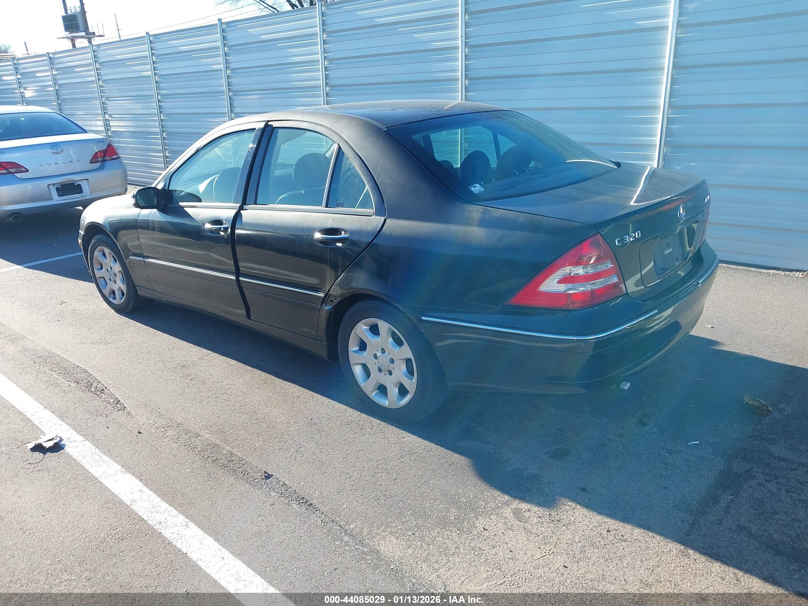 MERCEDES-BENZ C image 3