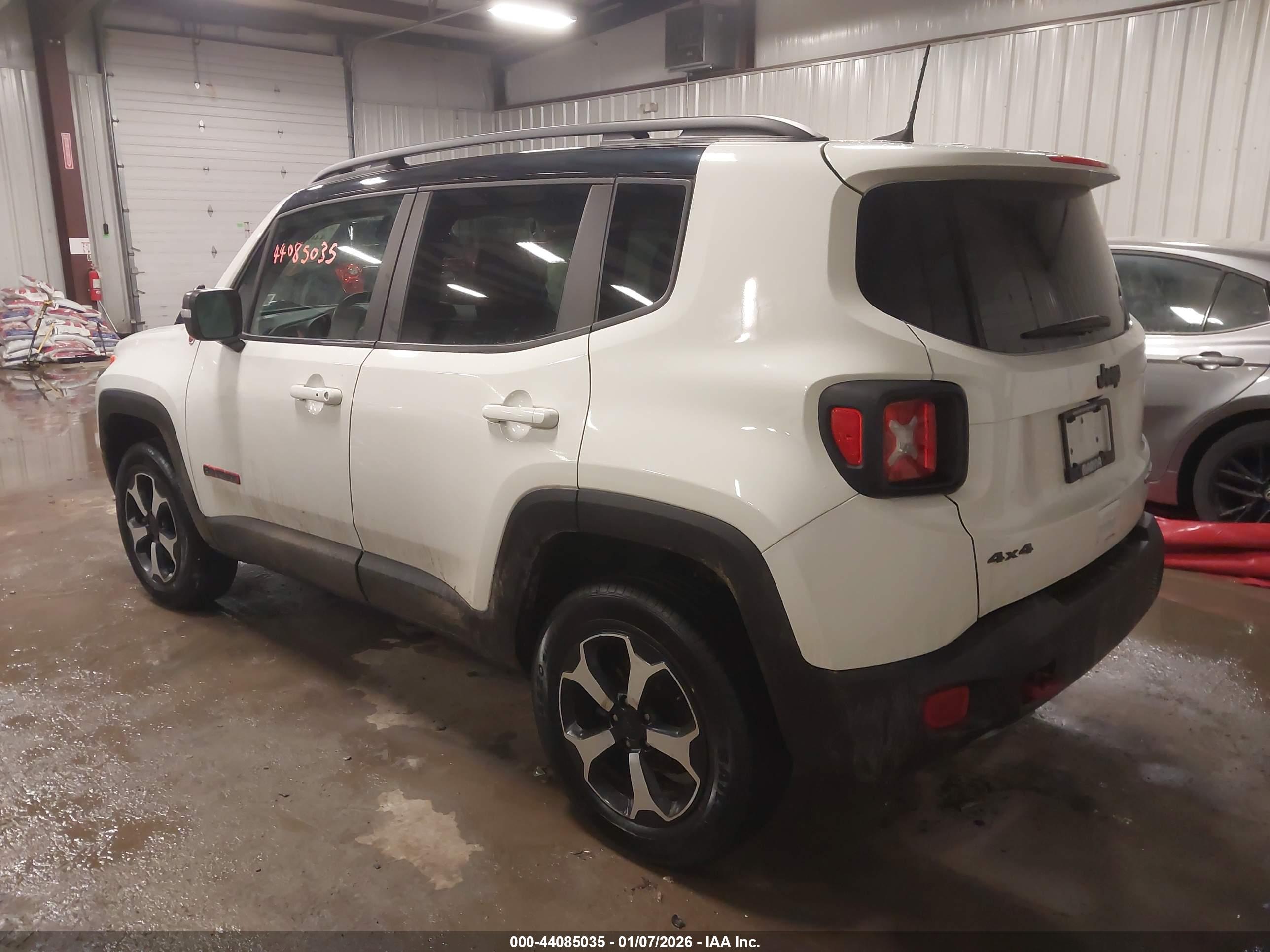 JEEP RENEGADE image 3