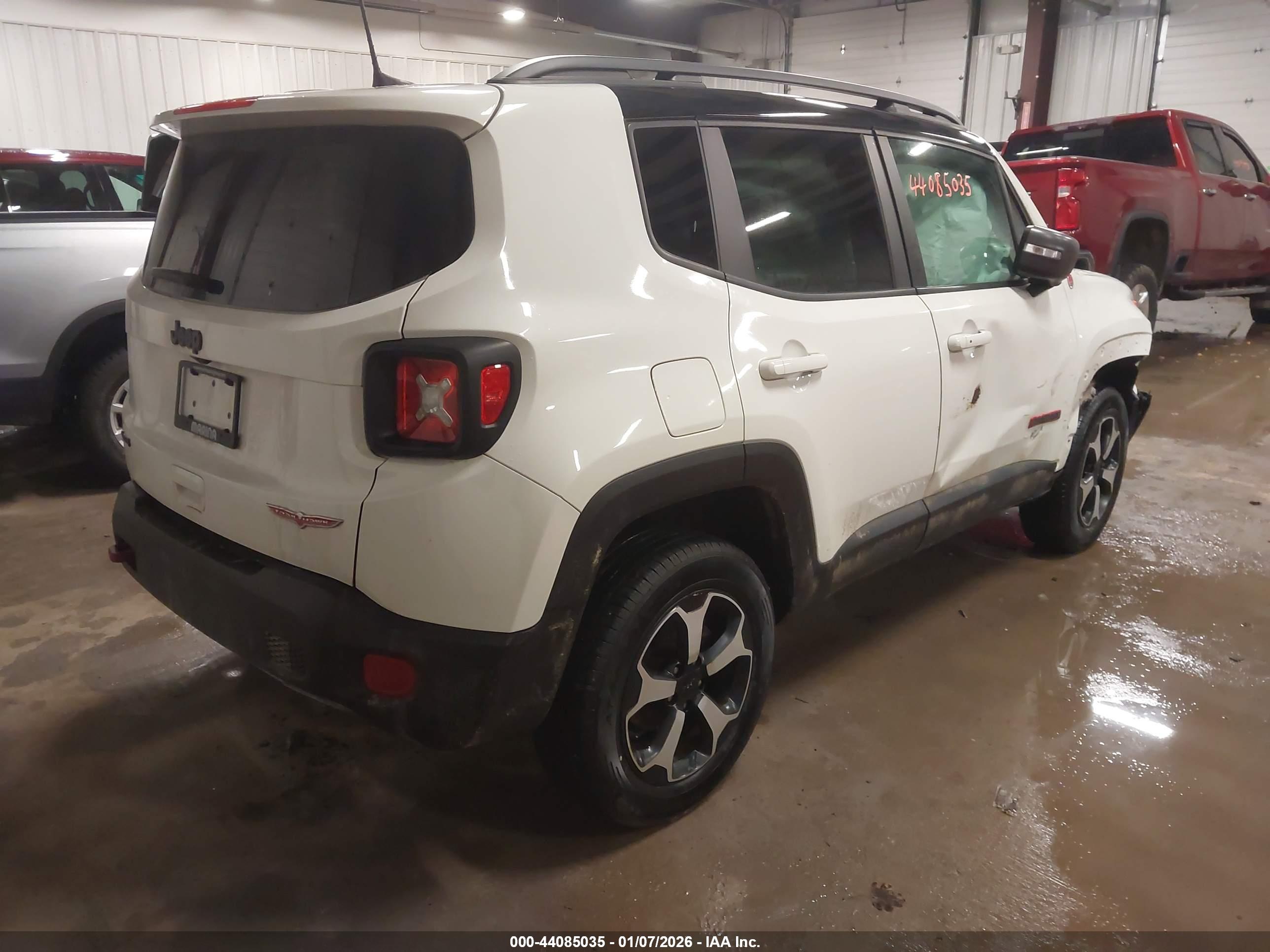 JEEP RENEGADE image 4