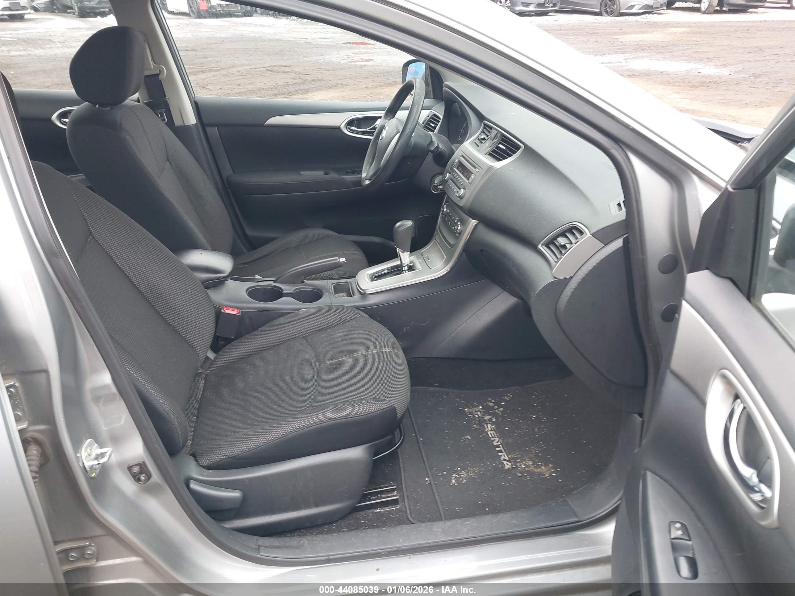 NISSAN SENTRA image 5