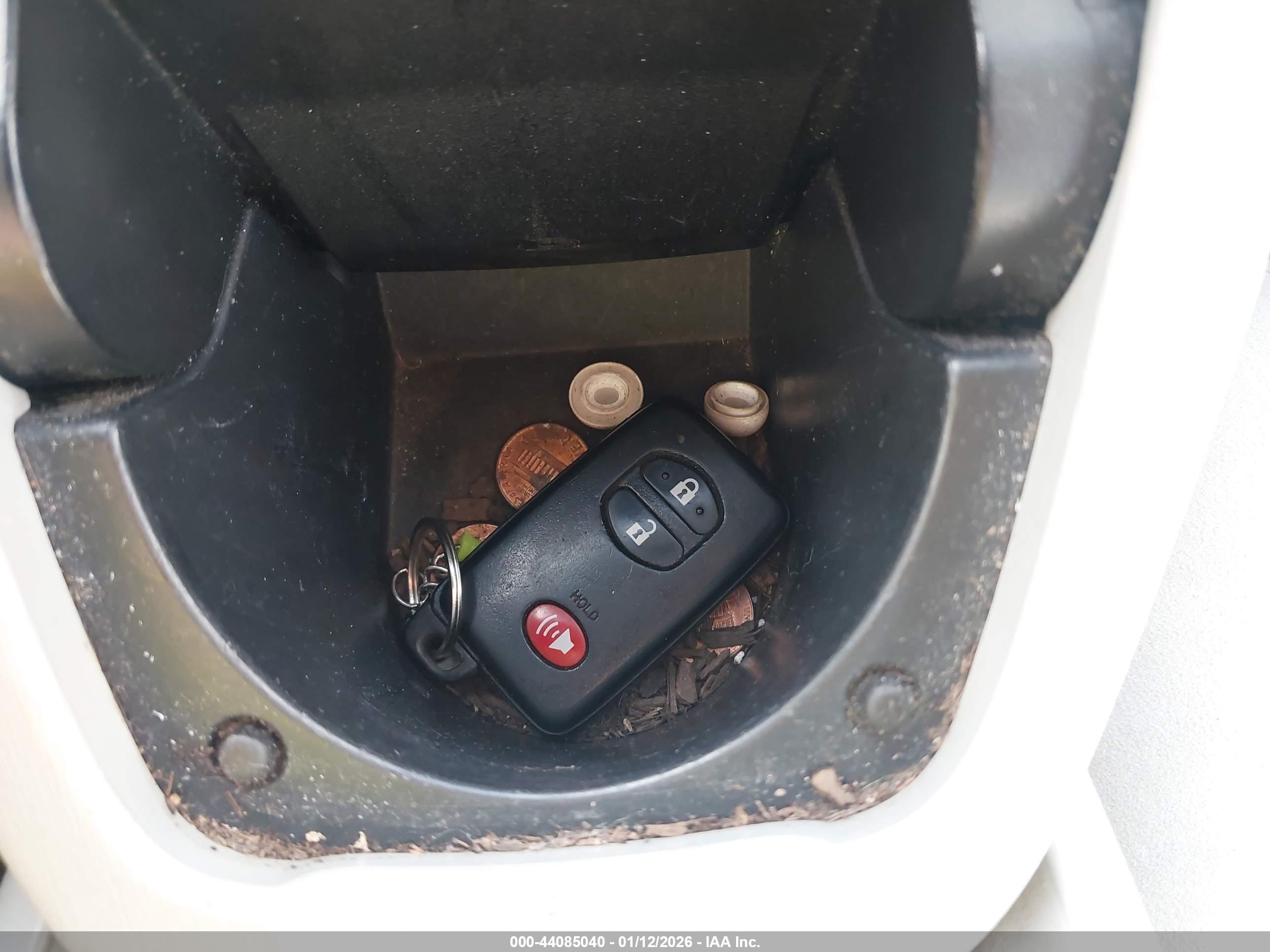 TOYOTA PRIUS image 11