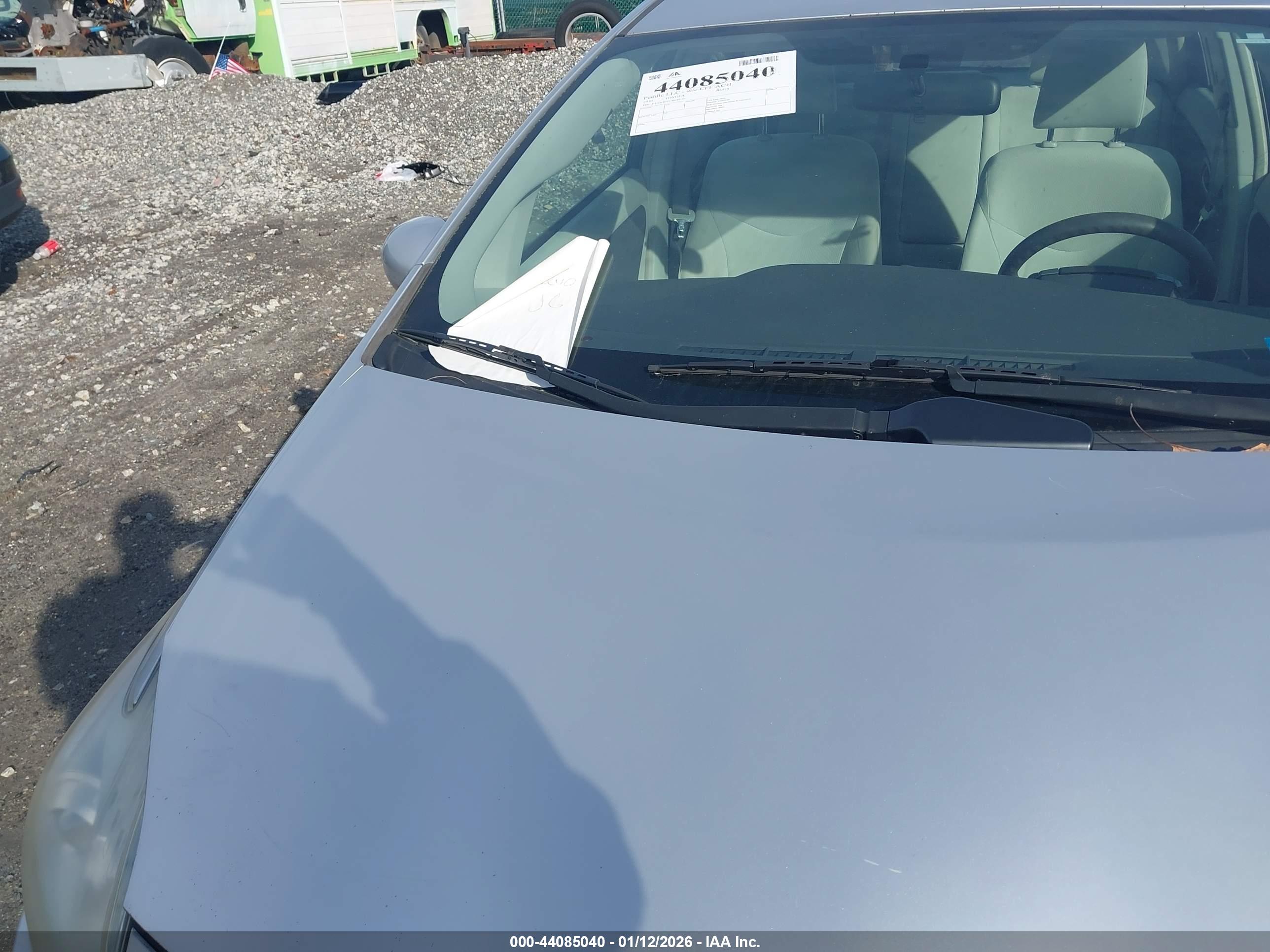 TOYOTA PRIUS image 6