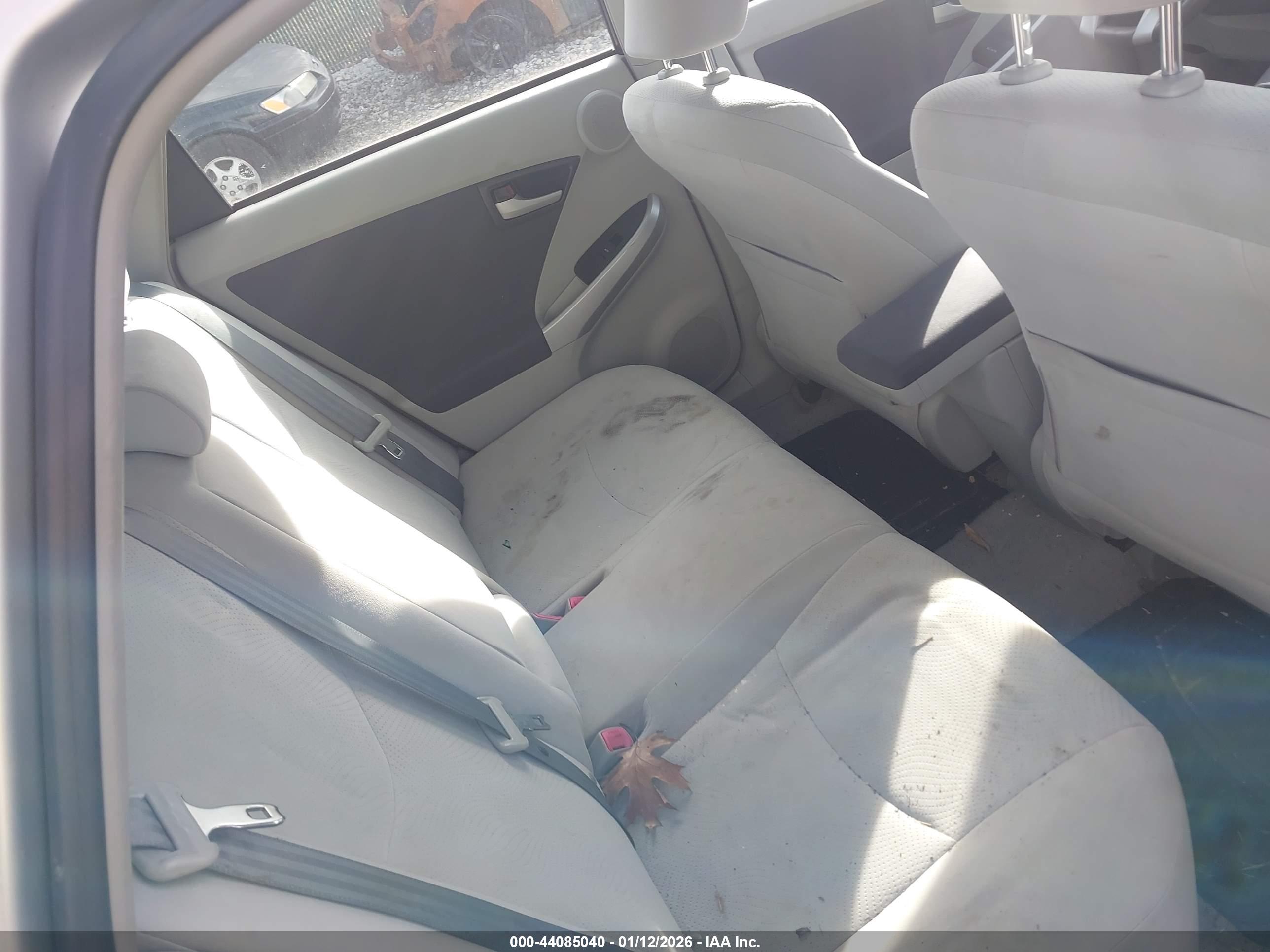 TOYOTA PRIUS image 8