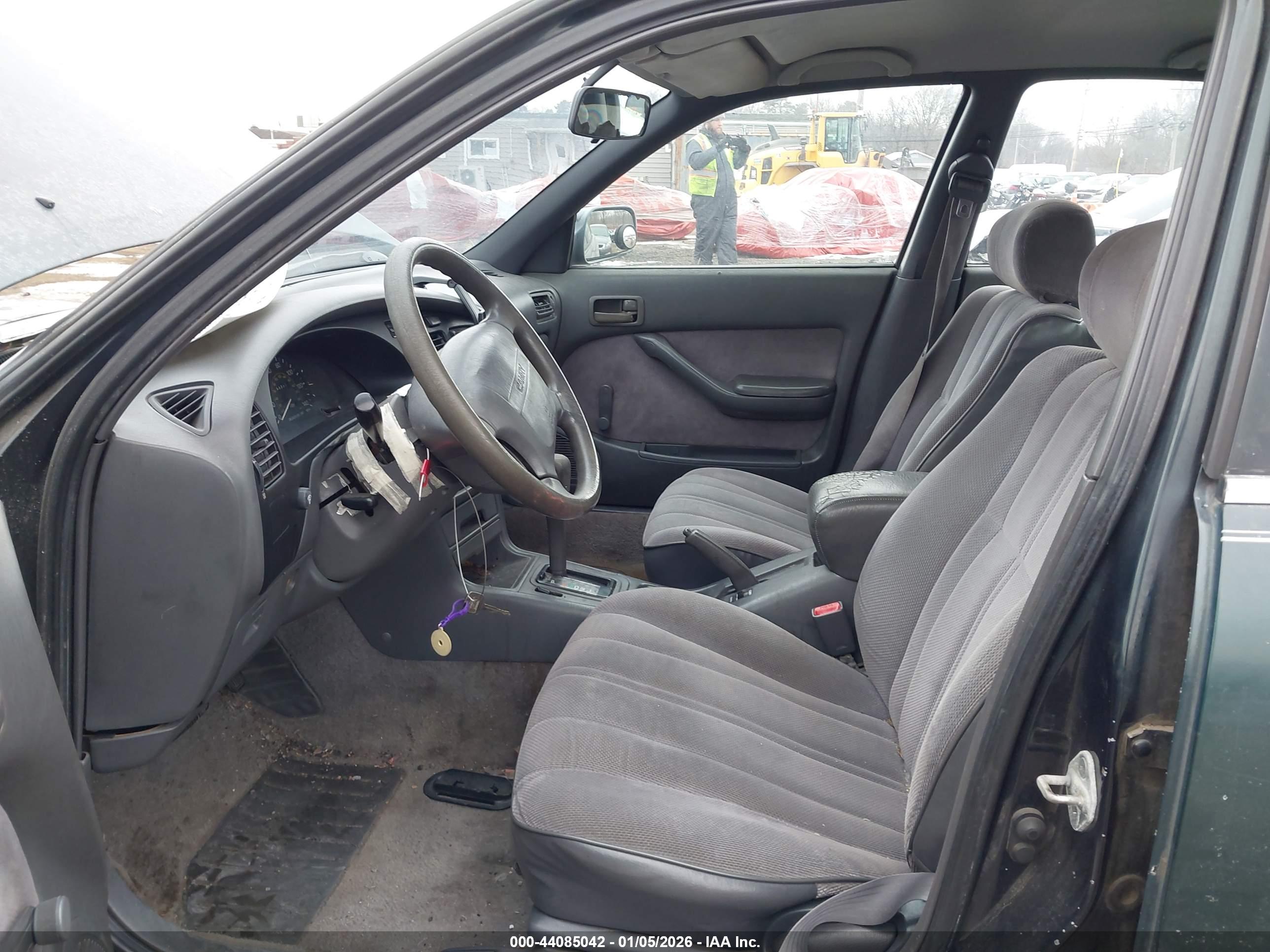 TOYOTA CAMRY image 5