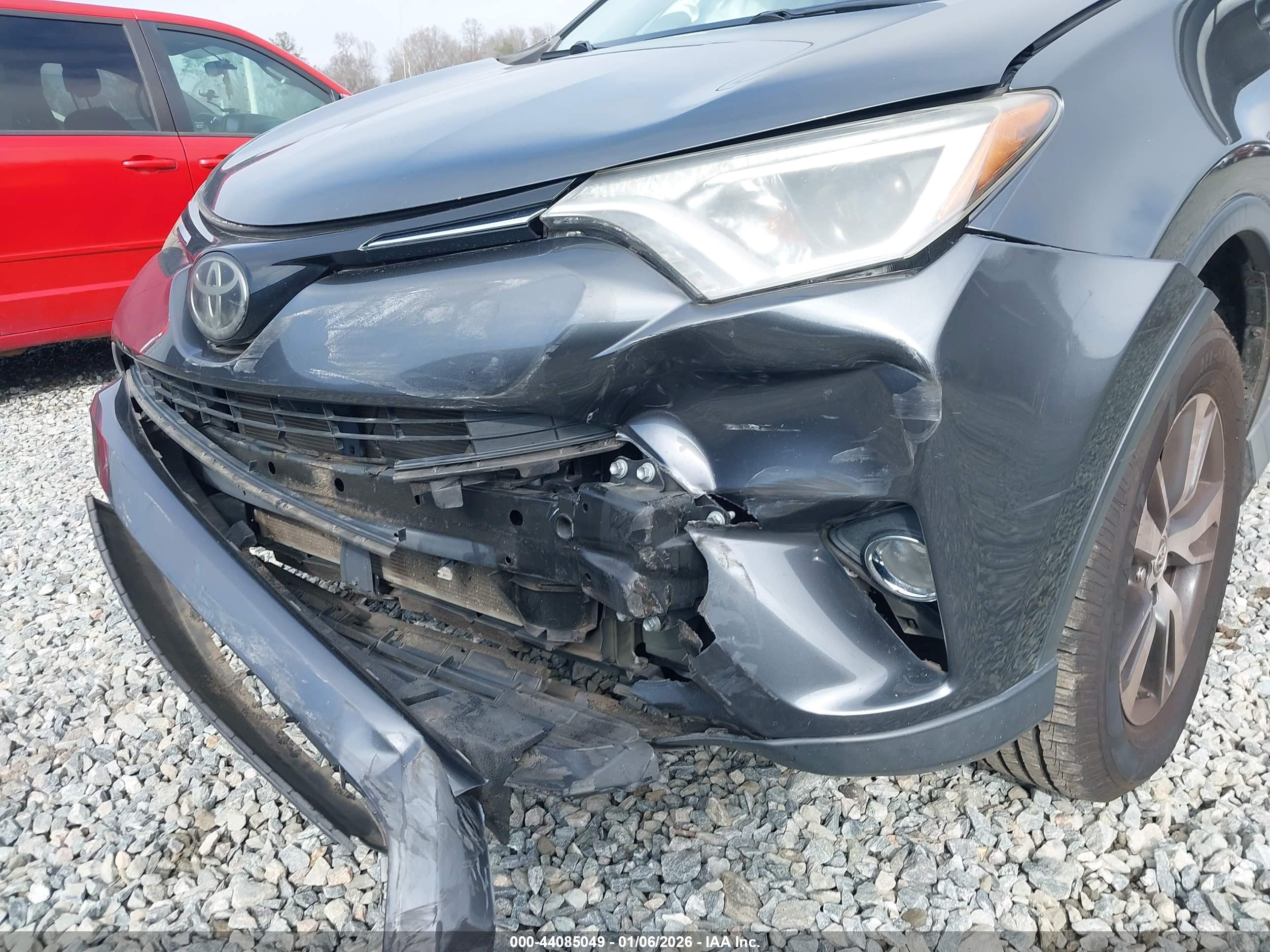 TOYOTA RAV4 image 6