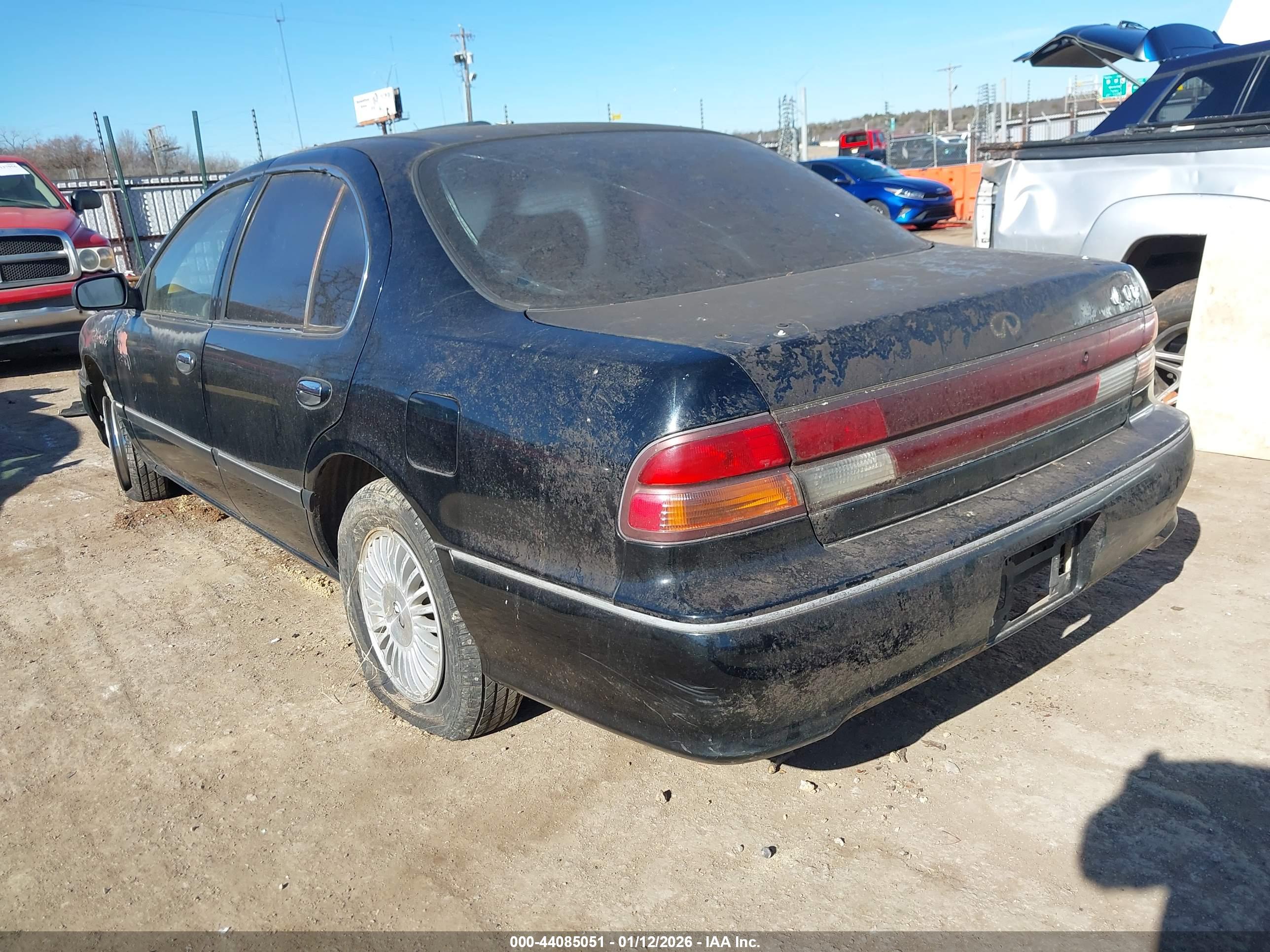 INFINITI I30 image 3