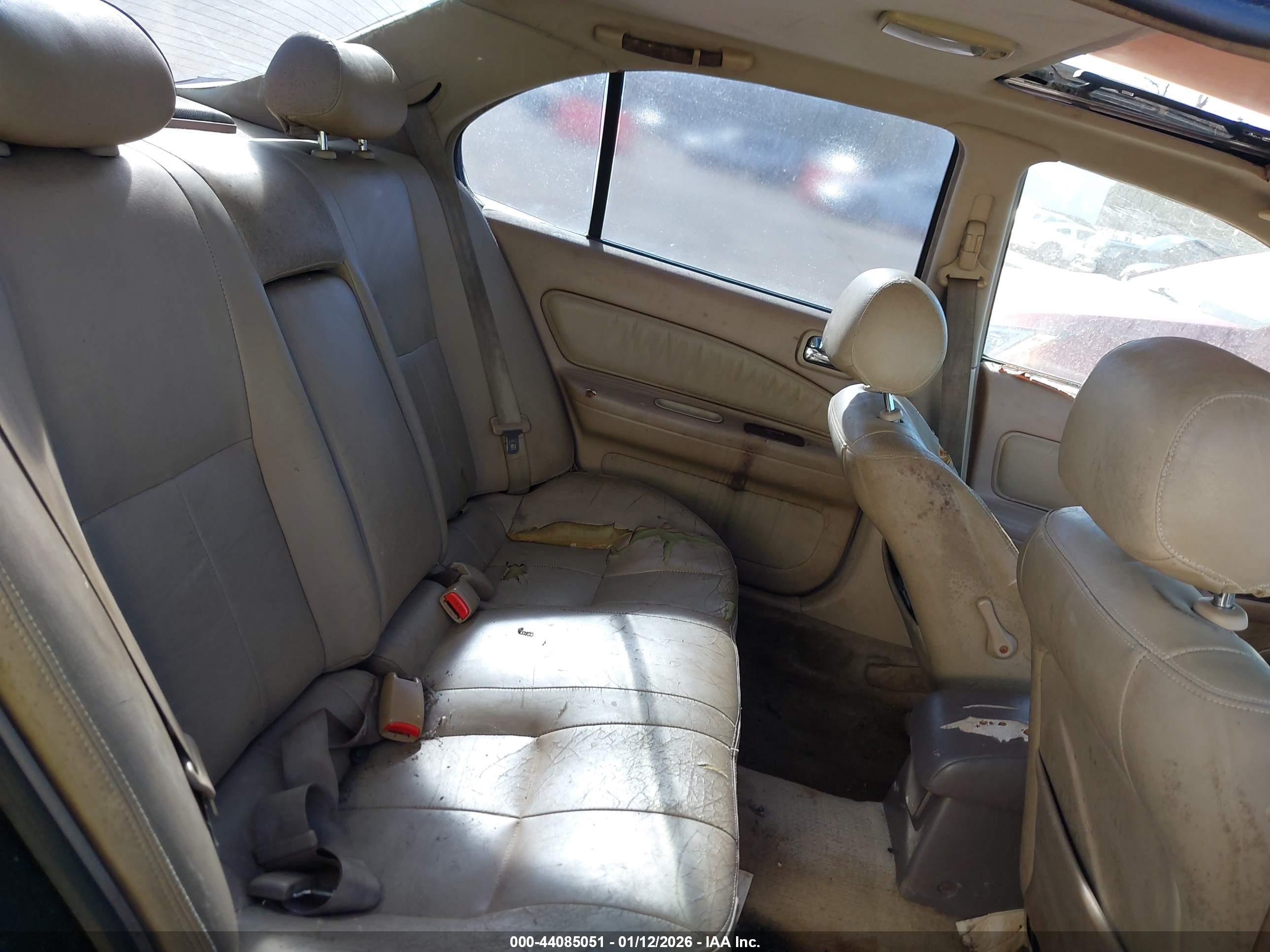 INFINITI I30 image 8