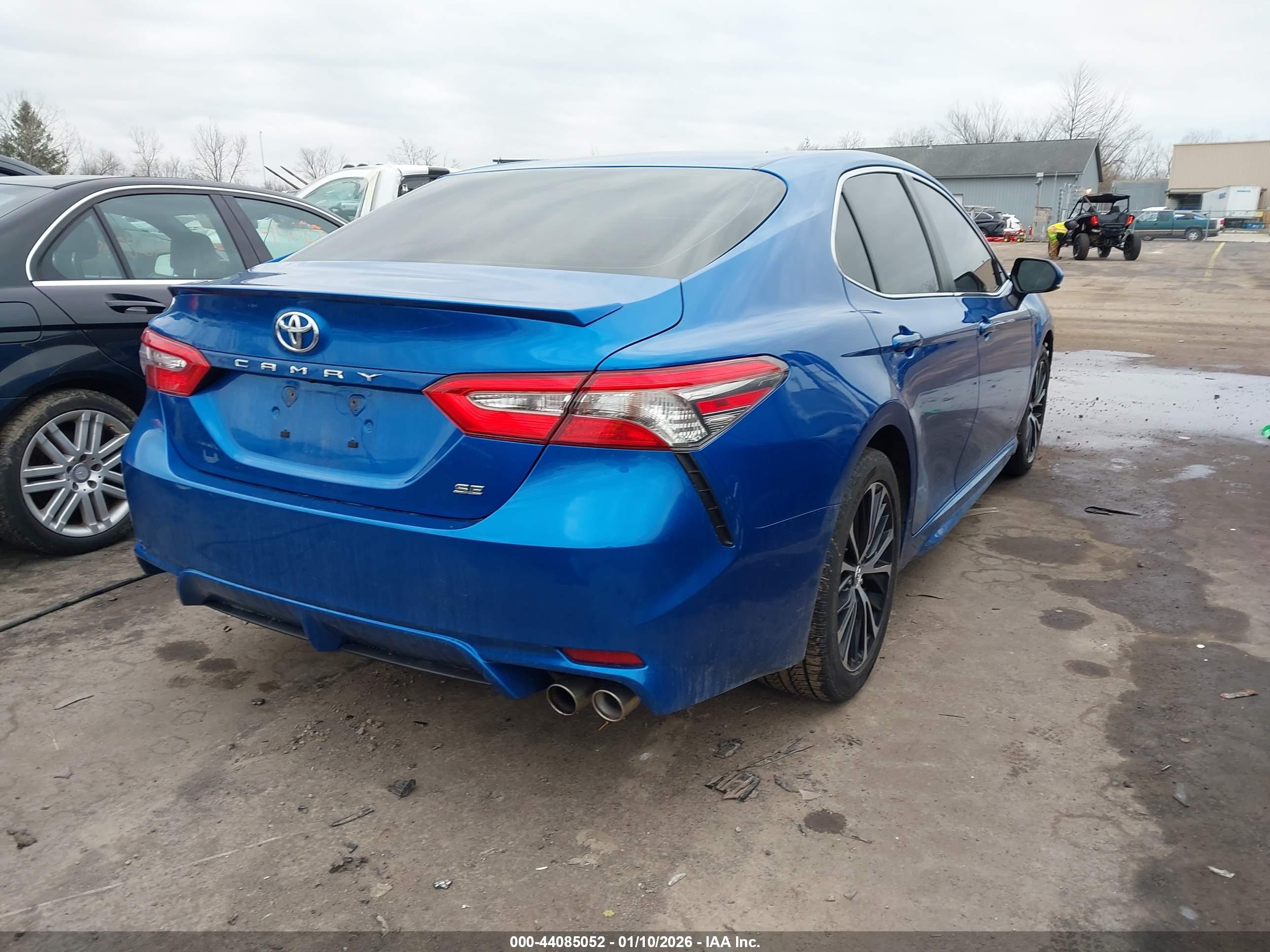 TOYOTA CAMRY image 4