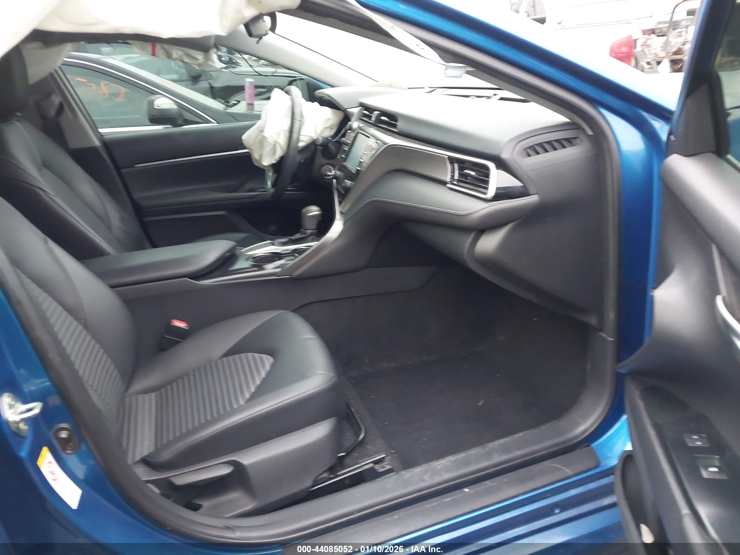 TOYOTA CAMRY image 5