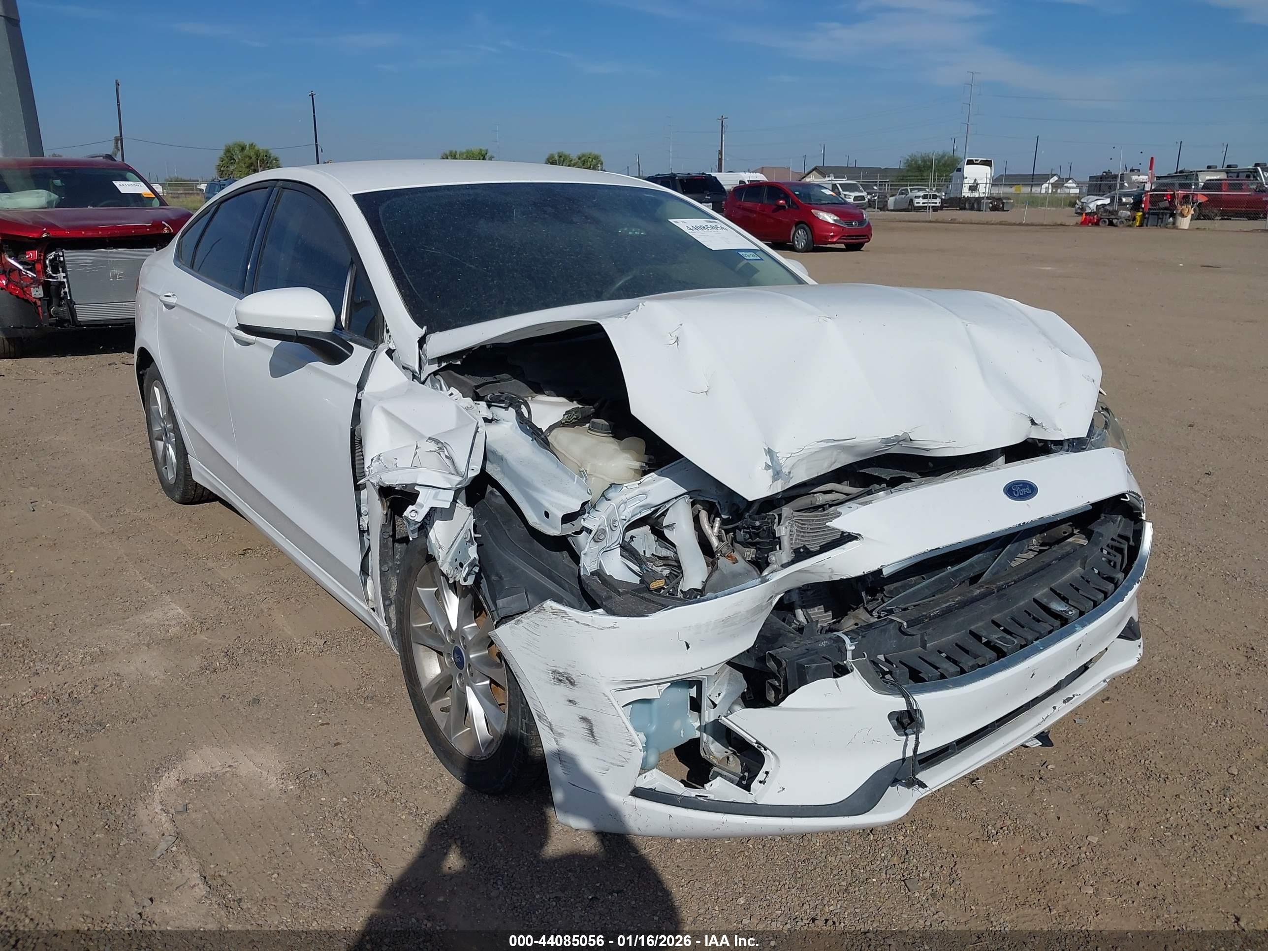 FORD FUSION image 6