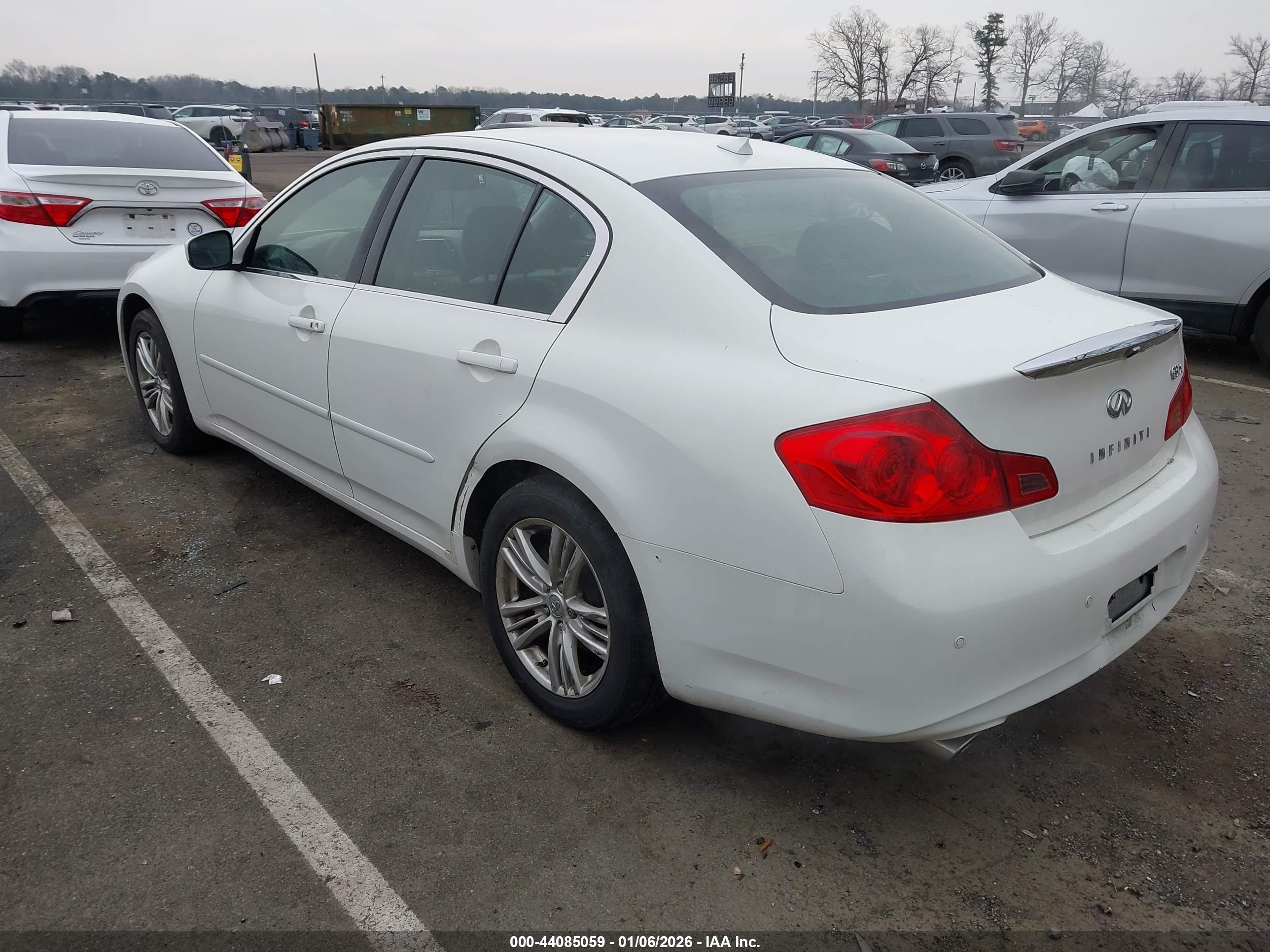 INFINITI G37X image 3