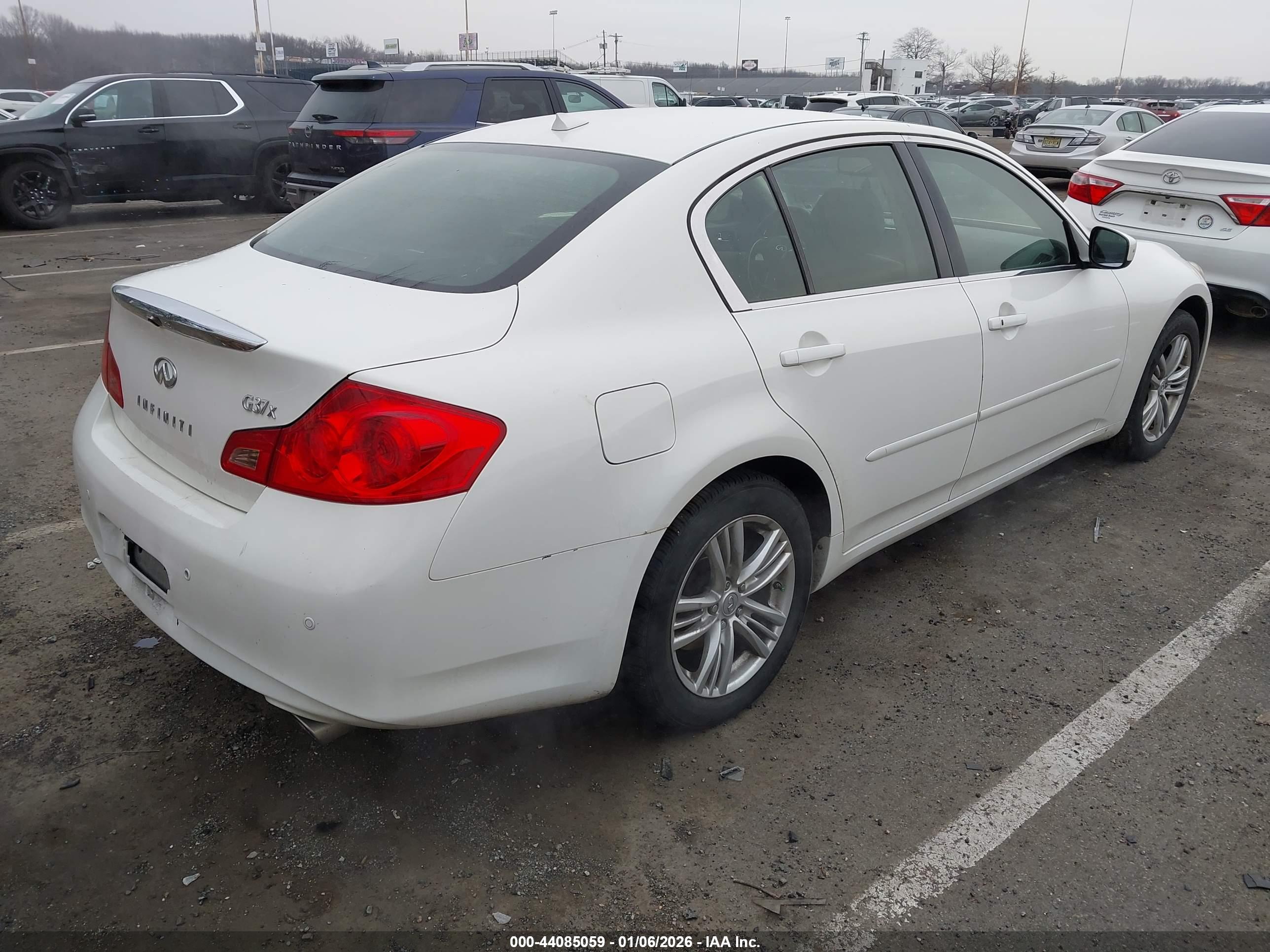 INFINITI G37X image 4