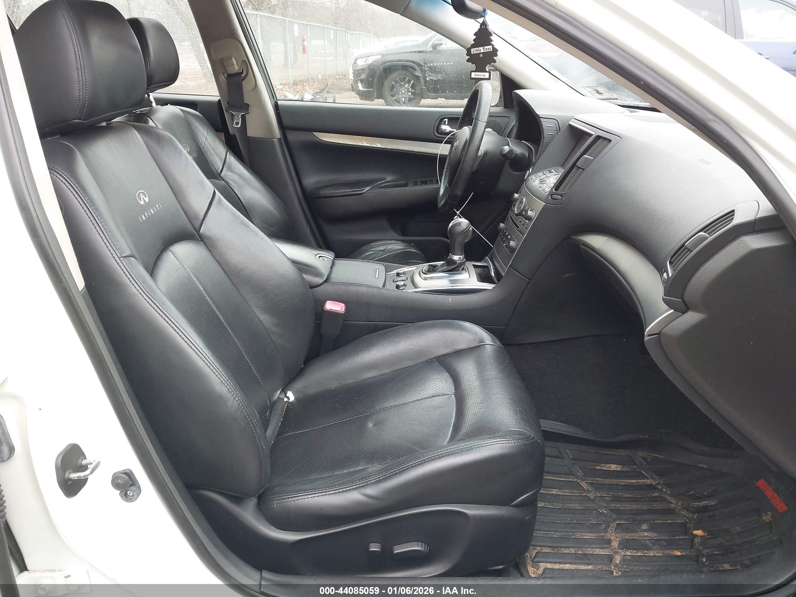 INFINITI G37X image 5
