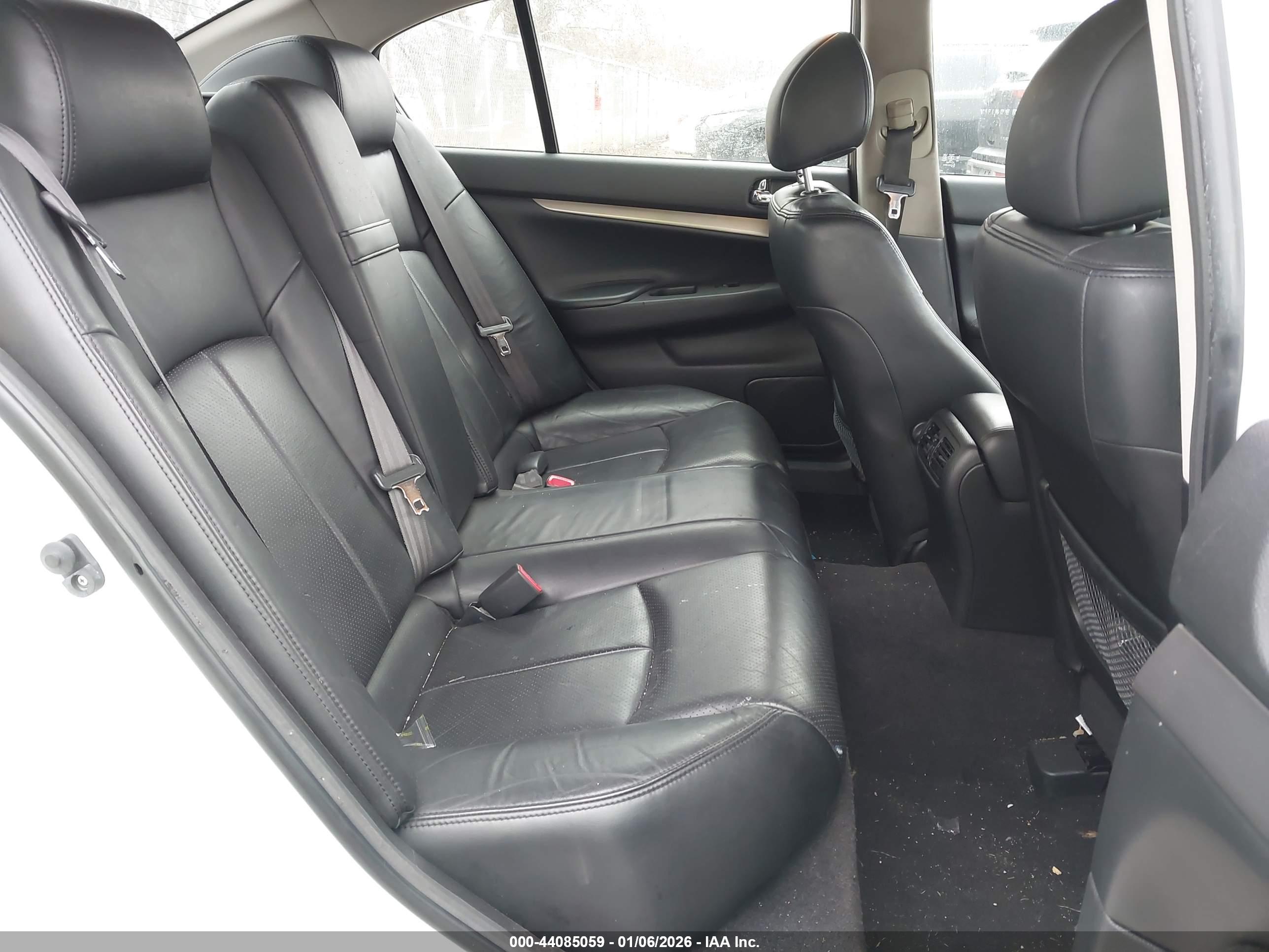 INFINITI G37X image 8