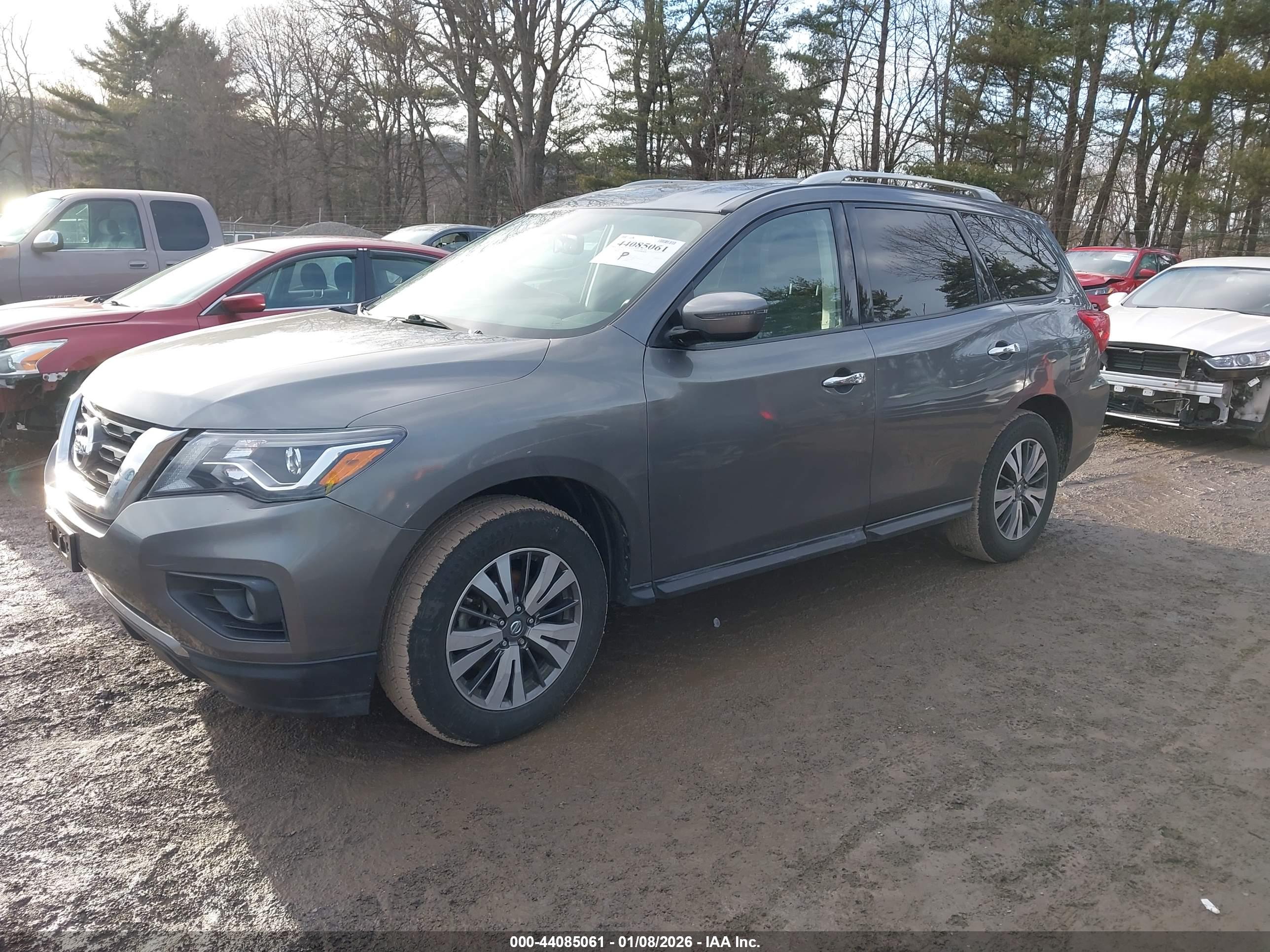 NISSAN PATHFINDER image 2