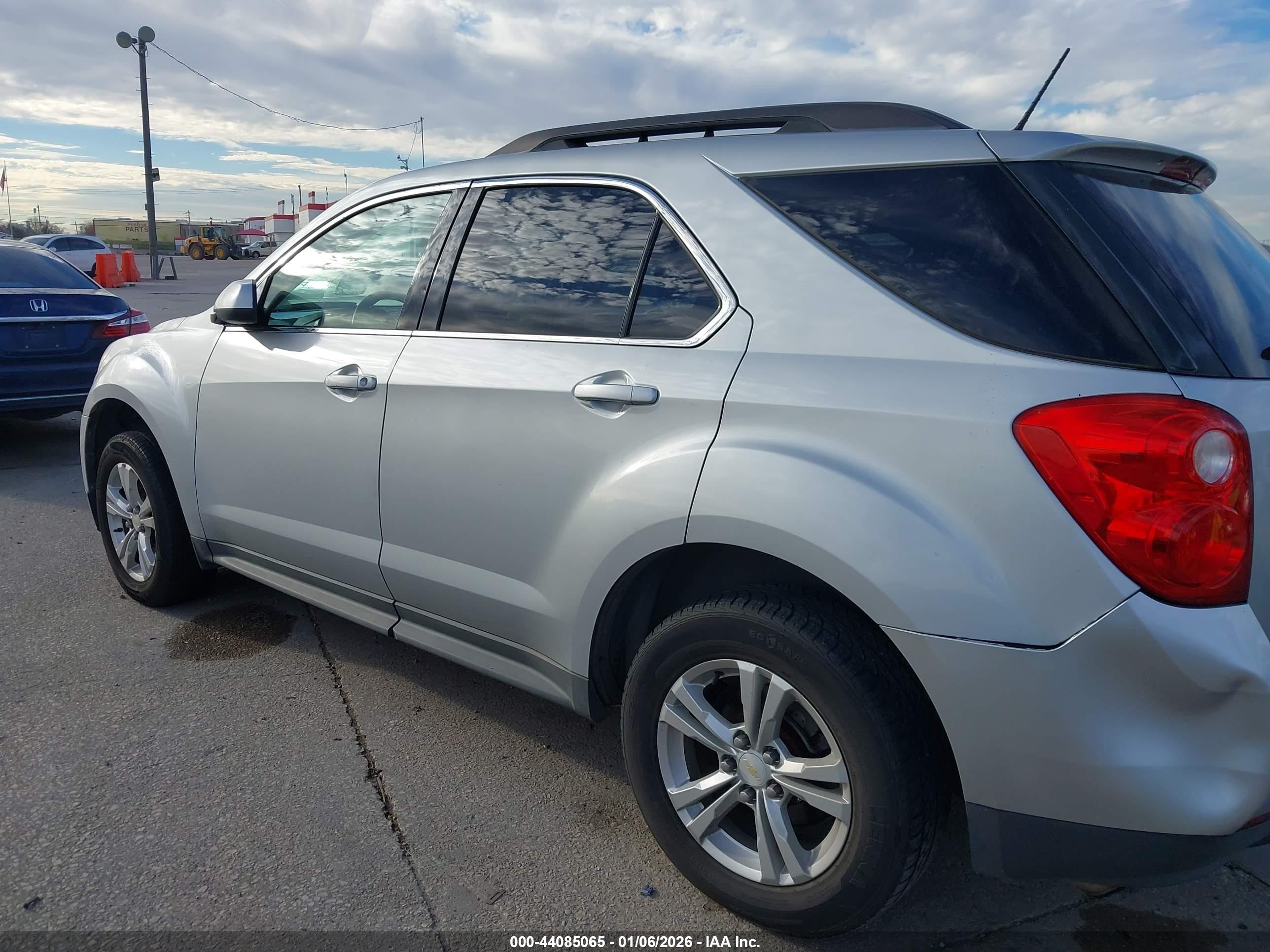 CHEVROLET EQUINOX image 6