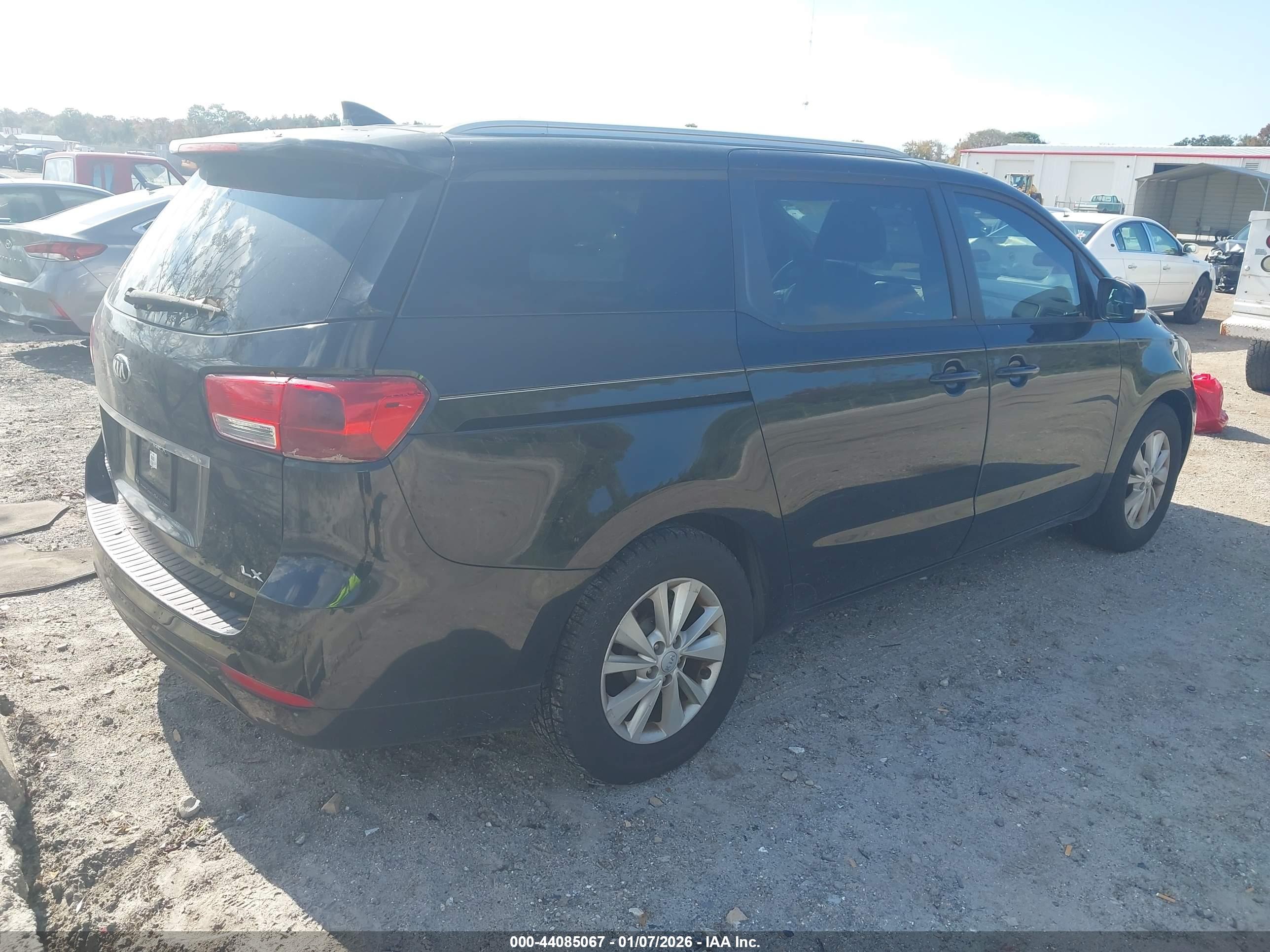 KIA SEDONA image 4