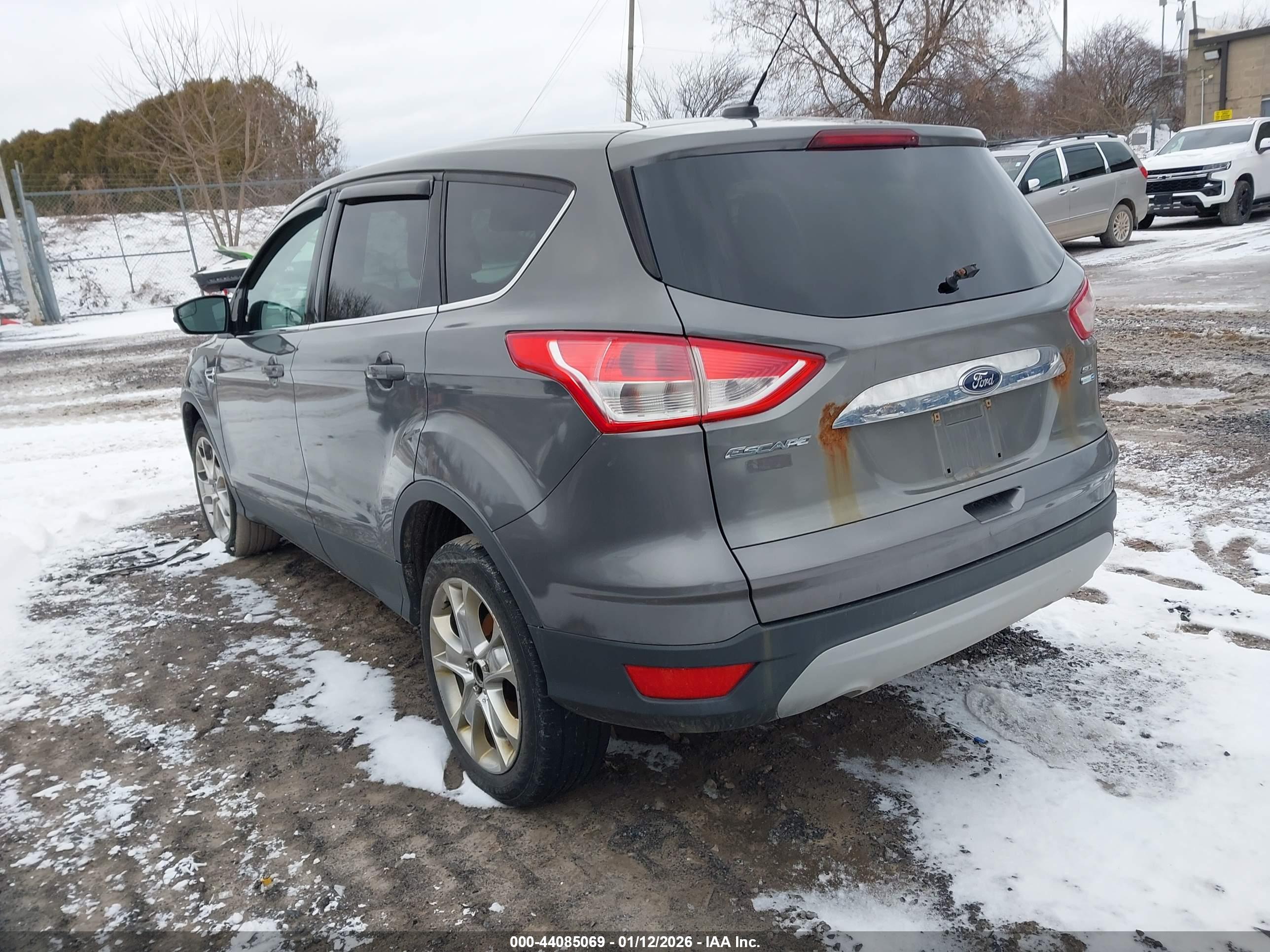 FORD ESCAPE image 3