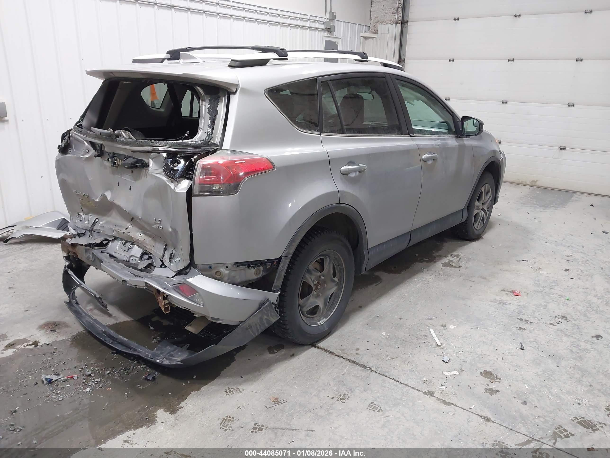 TOYOTA RAV4 image 4