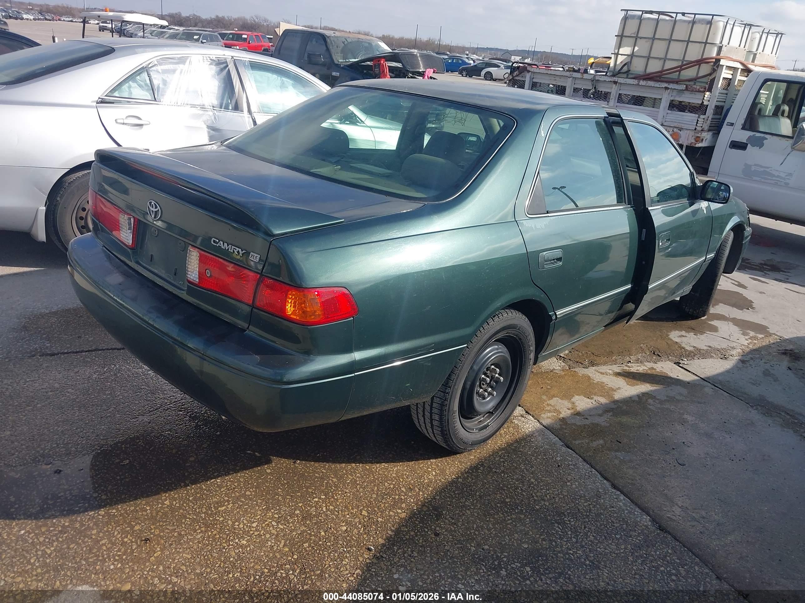 TOYOTA CAMRY image 4
