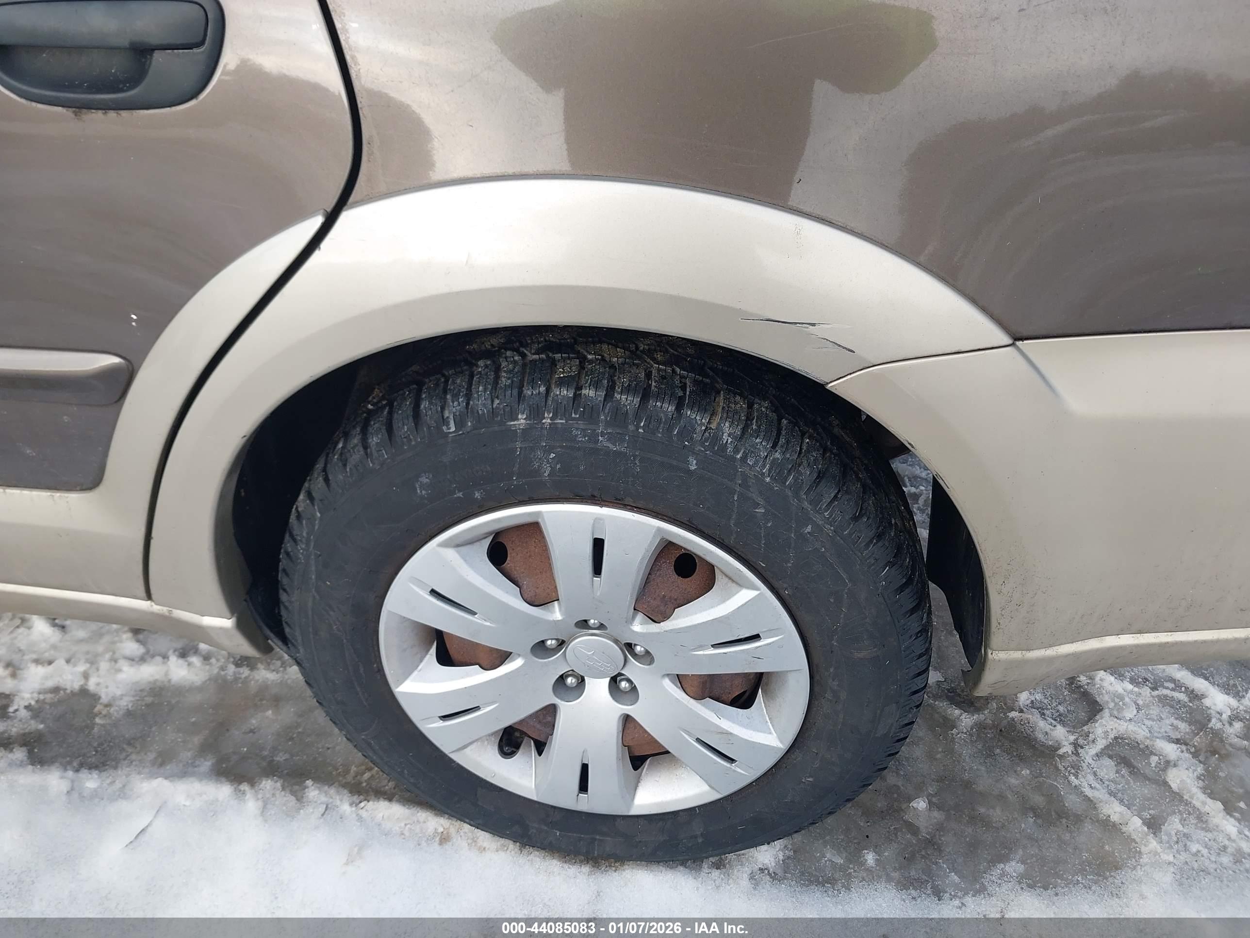 SUBARU OUTBACK image 6