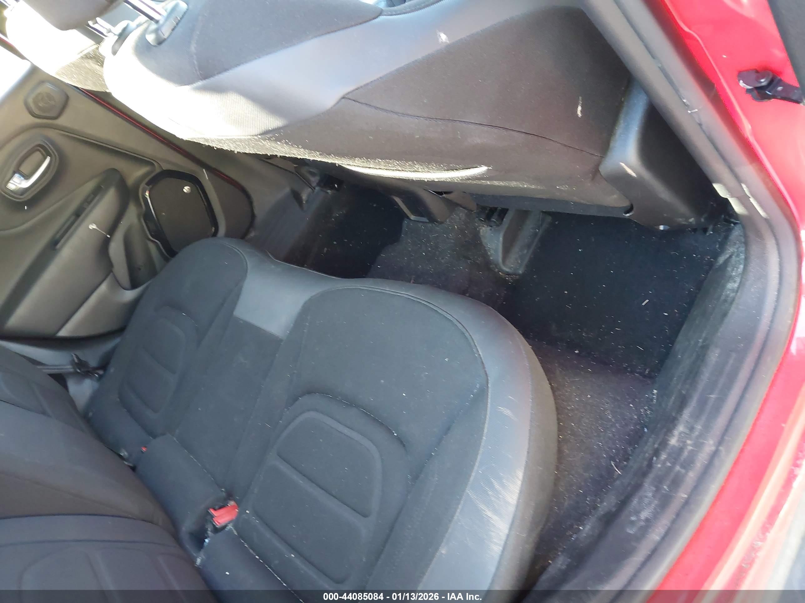 JEEP RENEGADE image 8