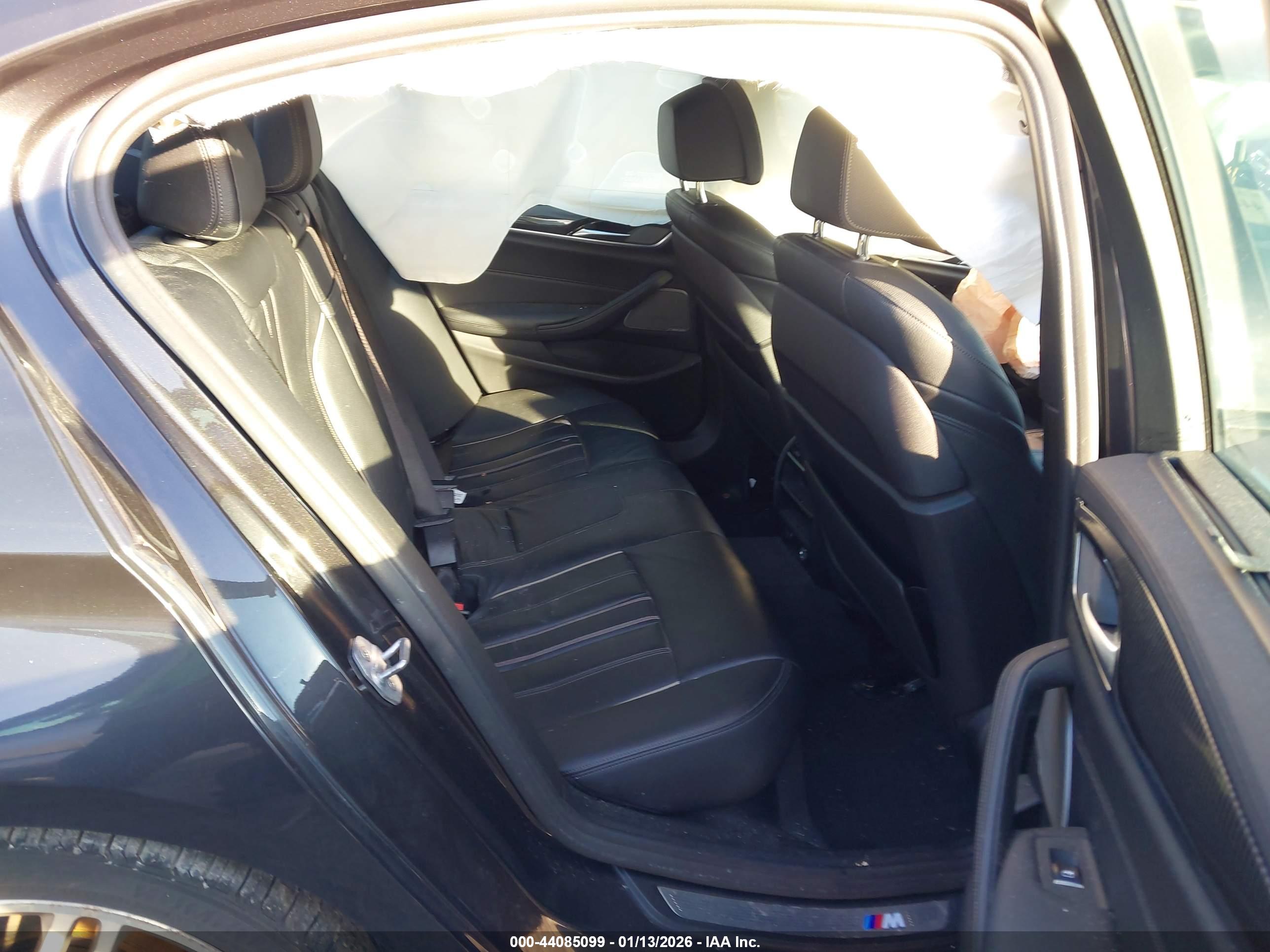 BMW M550I image 8