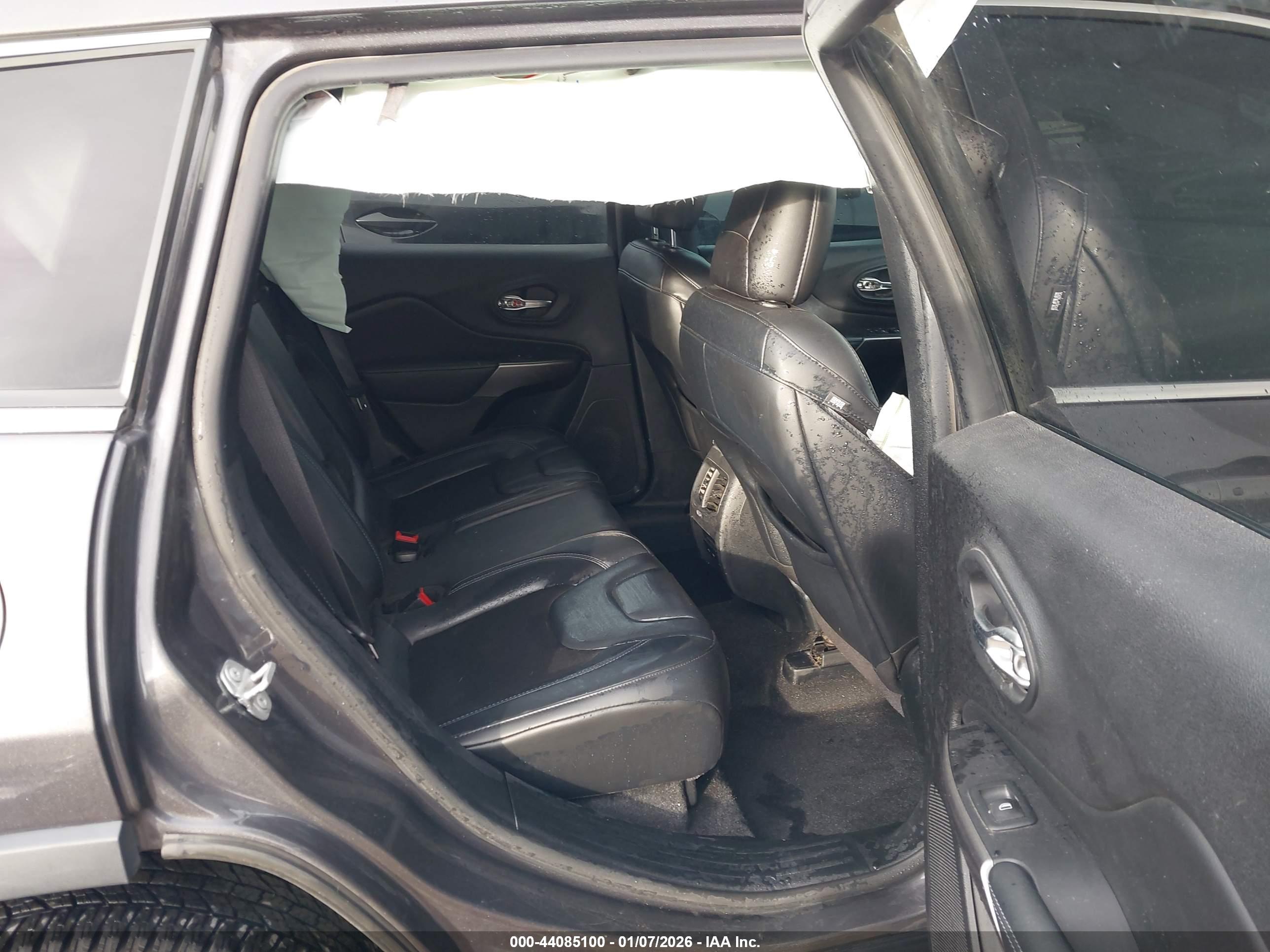 JEEP CHEROKEE image 8